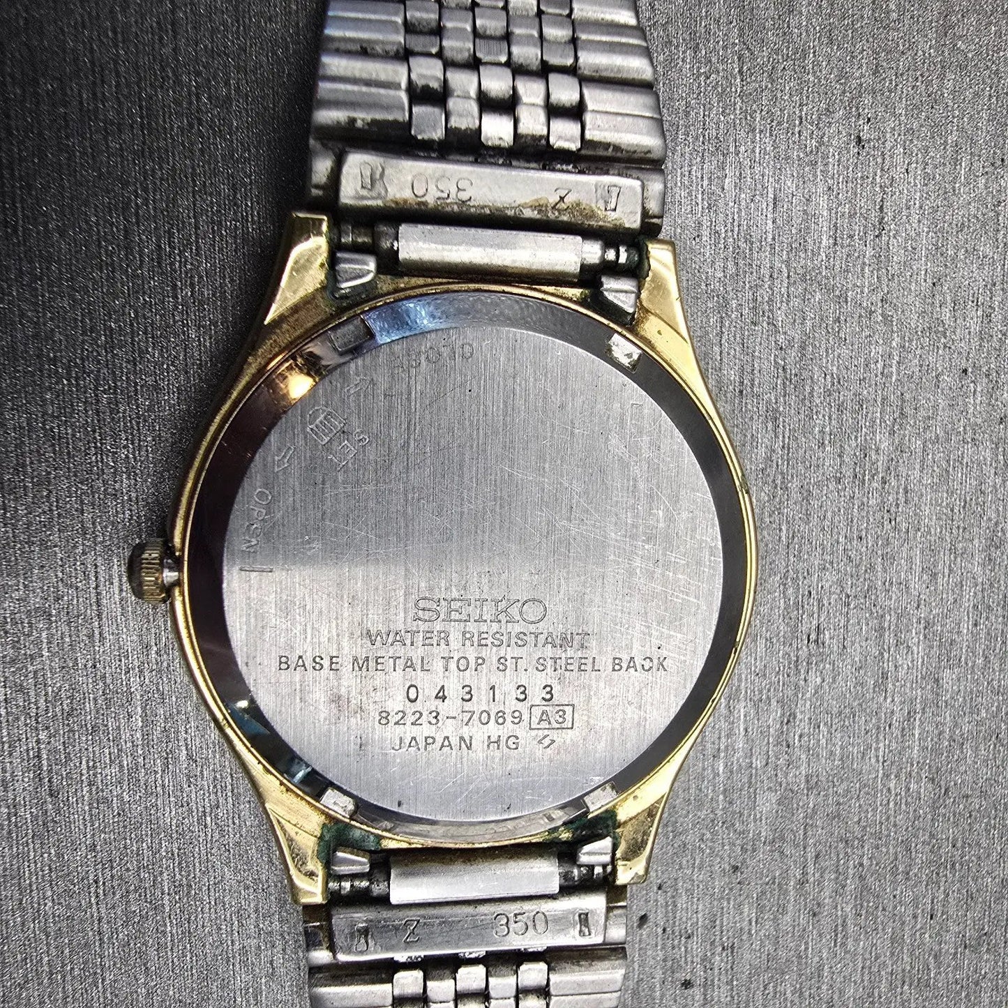 Seiko SQ Watch Men 33mm Champagne Dial Gold Tone Daydate Round 8223-7089 New Bat10