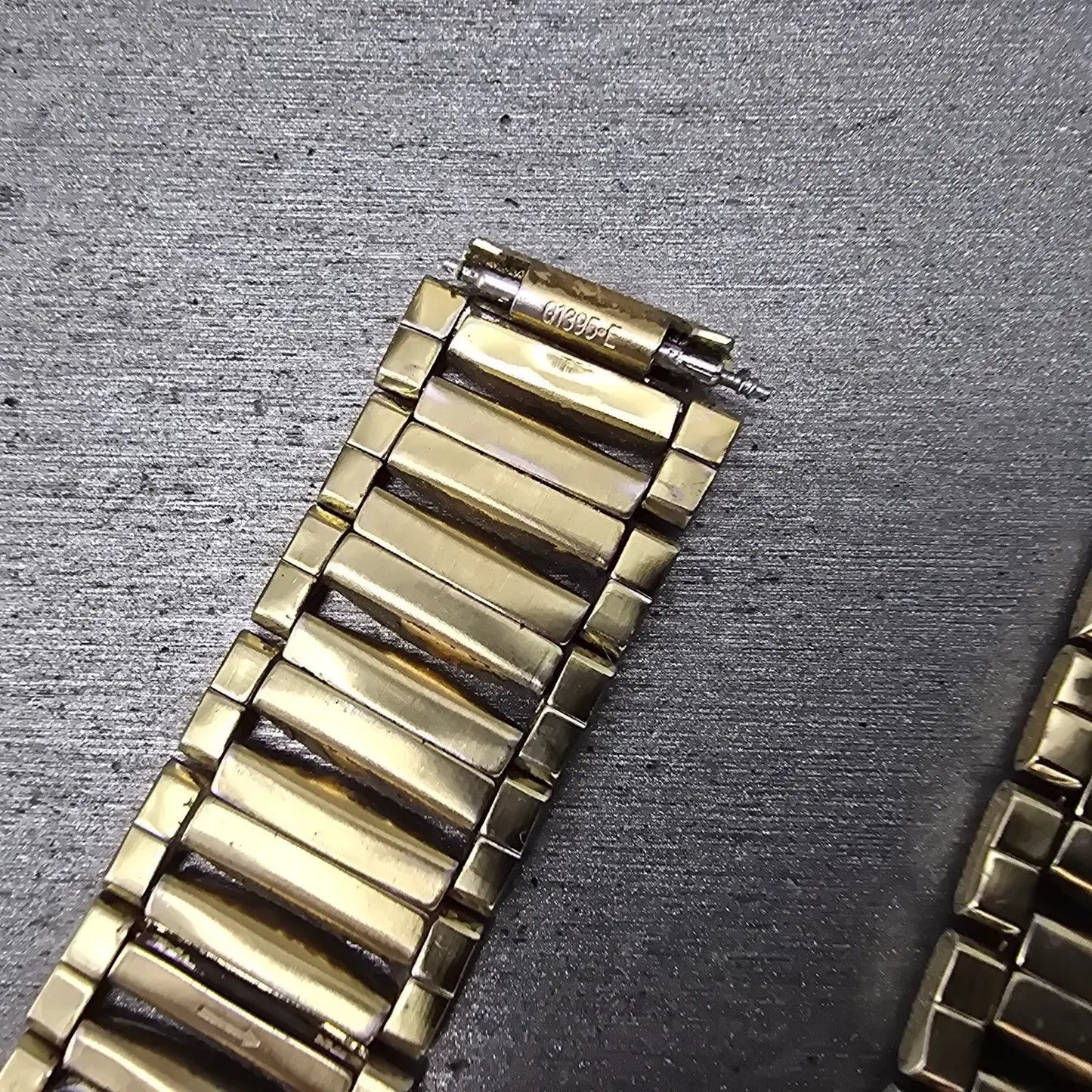 Seiko Bracelet 15mm Stainless Steel Gold Tone Vintage Japan G1395E MISSING CLASP9