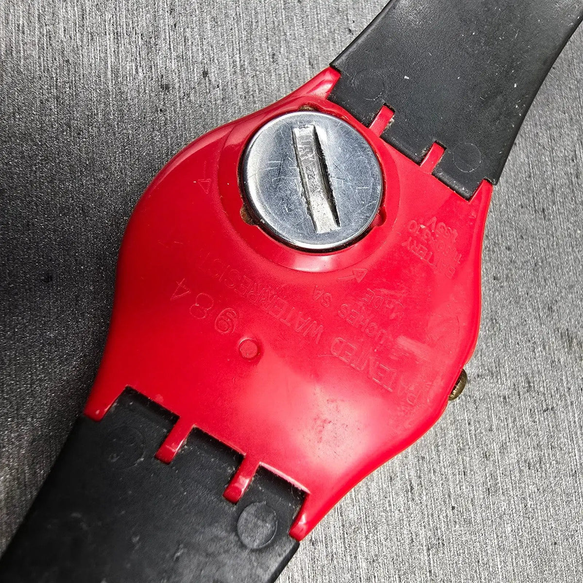 Swatch Compu-Tech Watch Men 34mm Gray Dial Red Case Date GR401 New Battery10