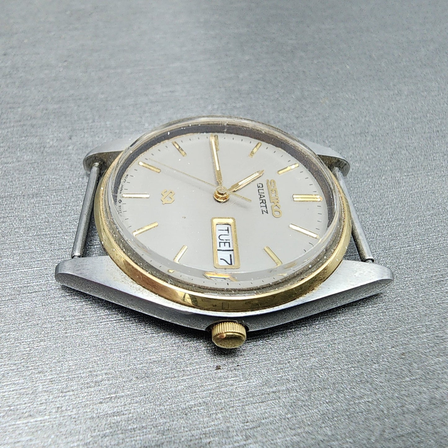 Seiko SQ Watch Men 33mm Gray Dial Two Tone Round Daydate 5y236020 PARTS6