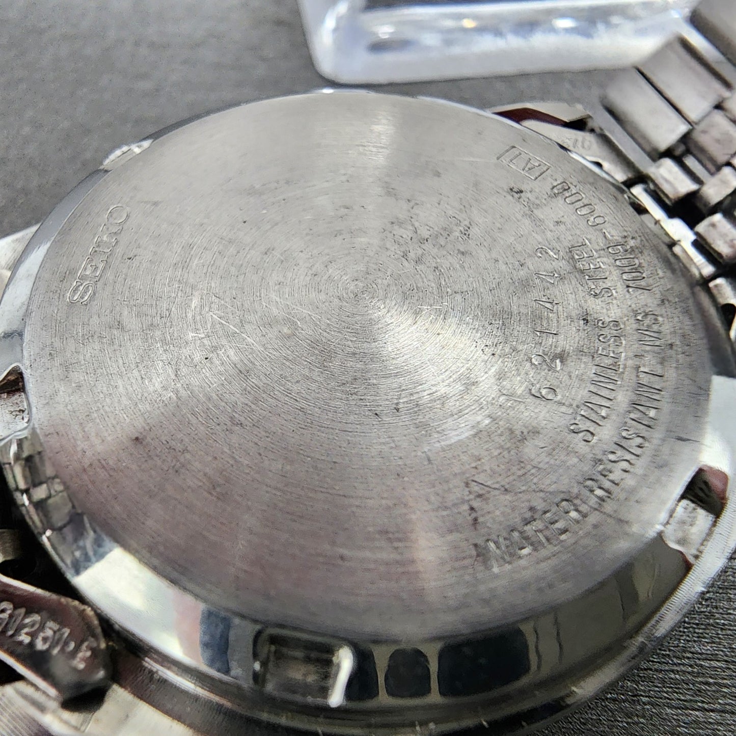 Seiko 5 Automatic Watch Men 35mm Silver Dial Silver Tone Daydate 70096000 PARTS10