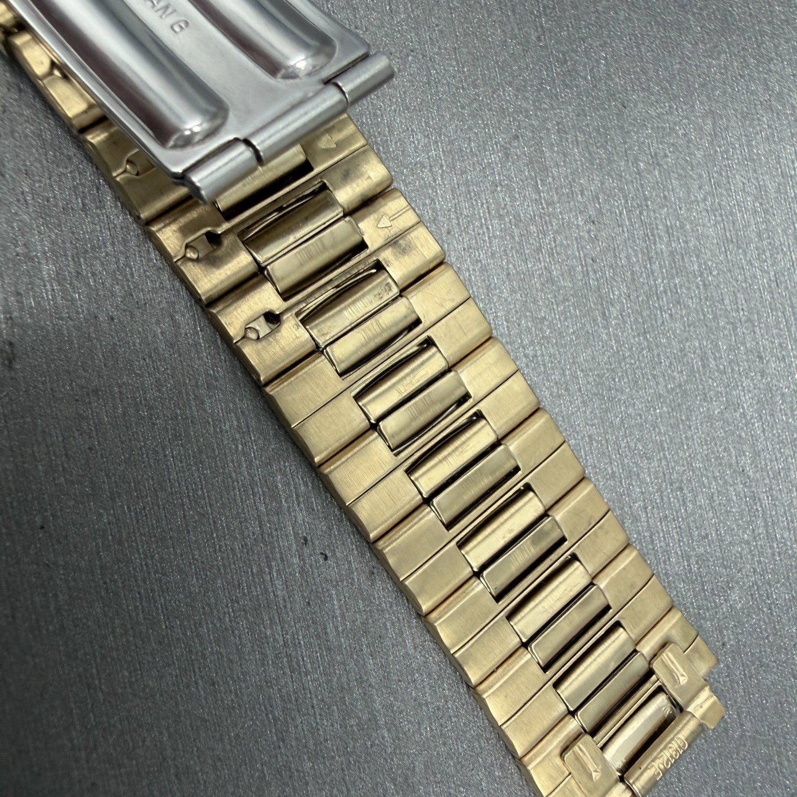 Seiko SQ Bracelet 20mm Stainless Steel Gold Tone Tri Folding Clasp Vintage Japan8