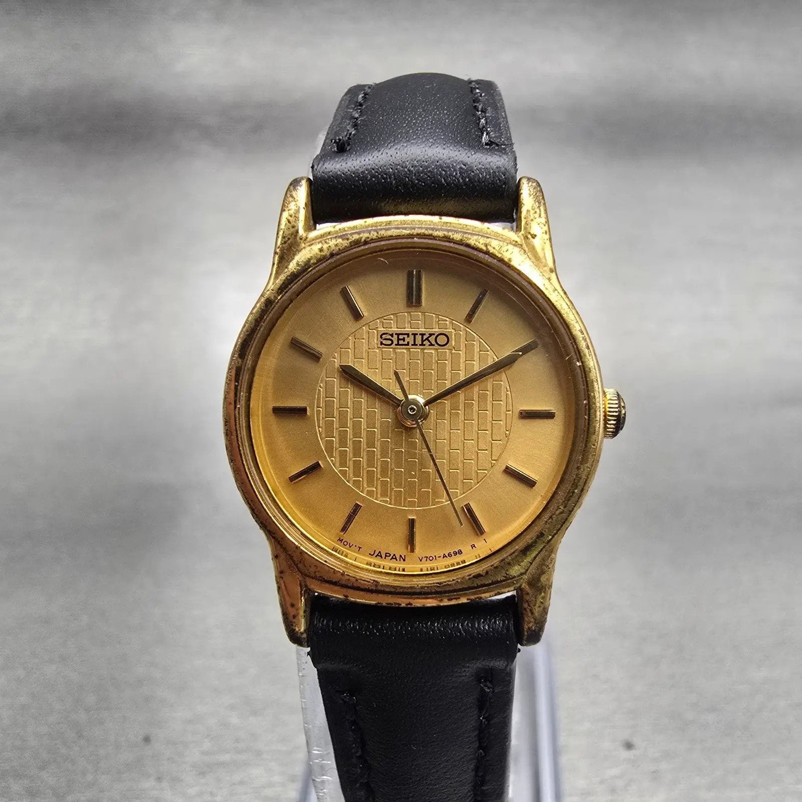 Seiko Watch Women 22mm Gold Dial Gold Tone Round V701-A110 New Battery Vintage0