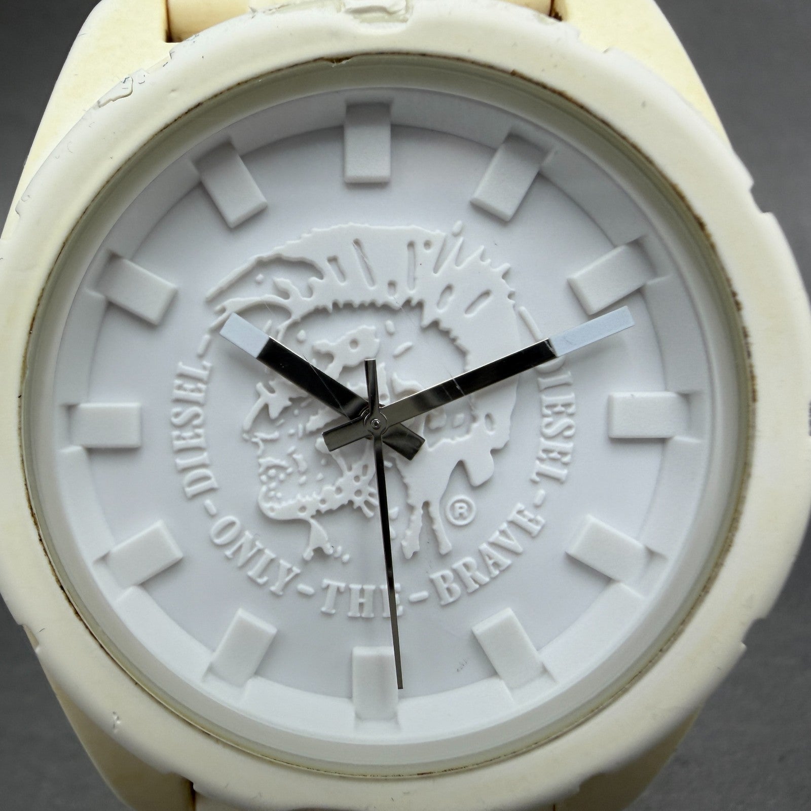 Diesel Watch Men 47mm White Dial White Rubber Round DZ1590 New Battery1