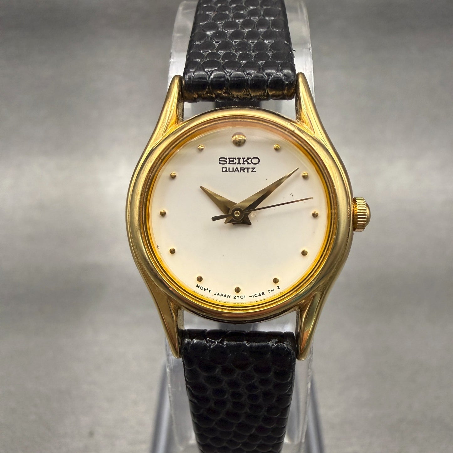 Seiko Watch Women 20mm White Dial Gold Tone Round 2Y01-0A19 Vintage New Battery0