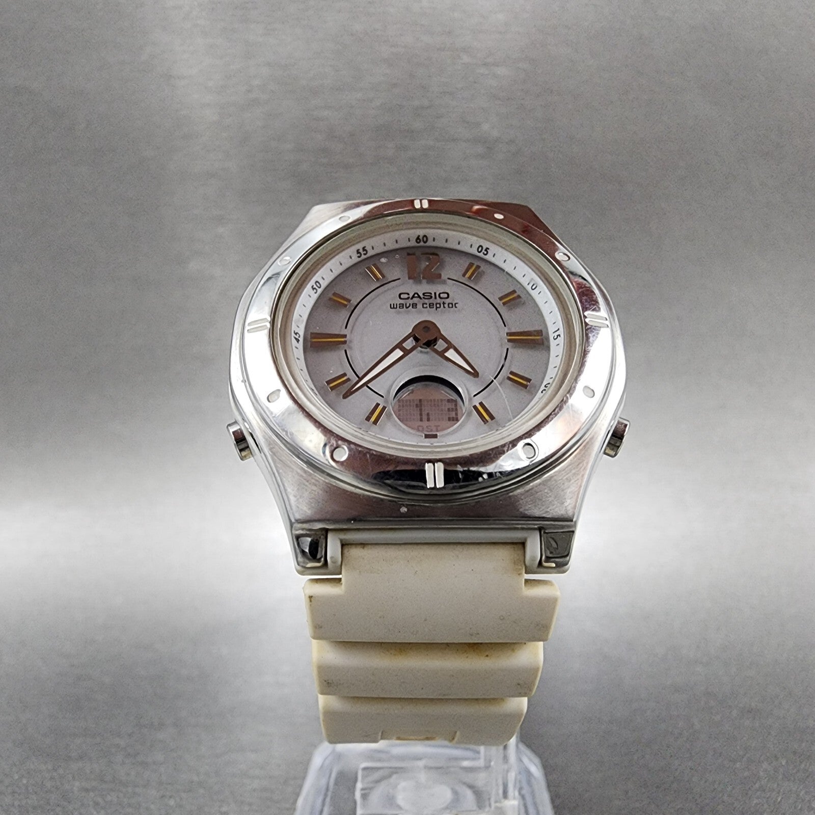 Casio Wave Ceptor Watch Women 35mm White Dial Silver Tone Analog Digital Works5