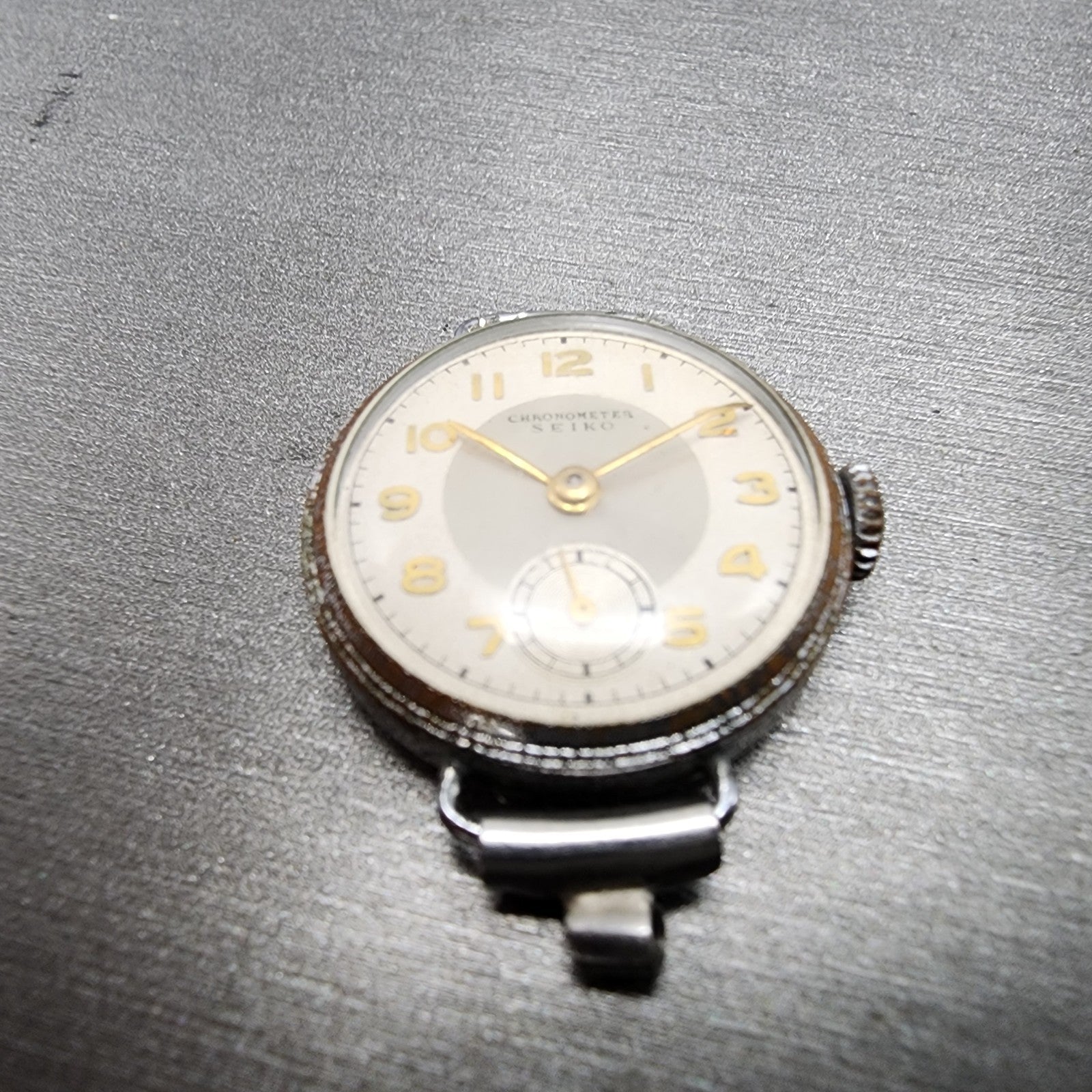 Seiko Chronometer Watch Women 22mm White Dial Silver Tone Manual Wind Runs2