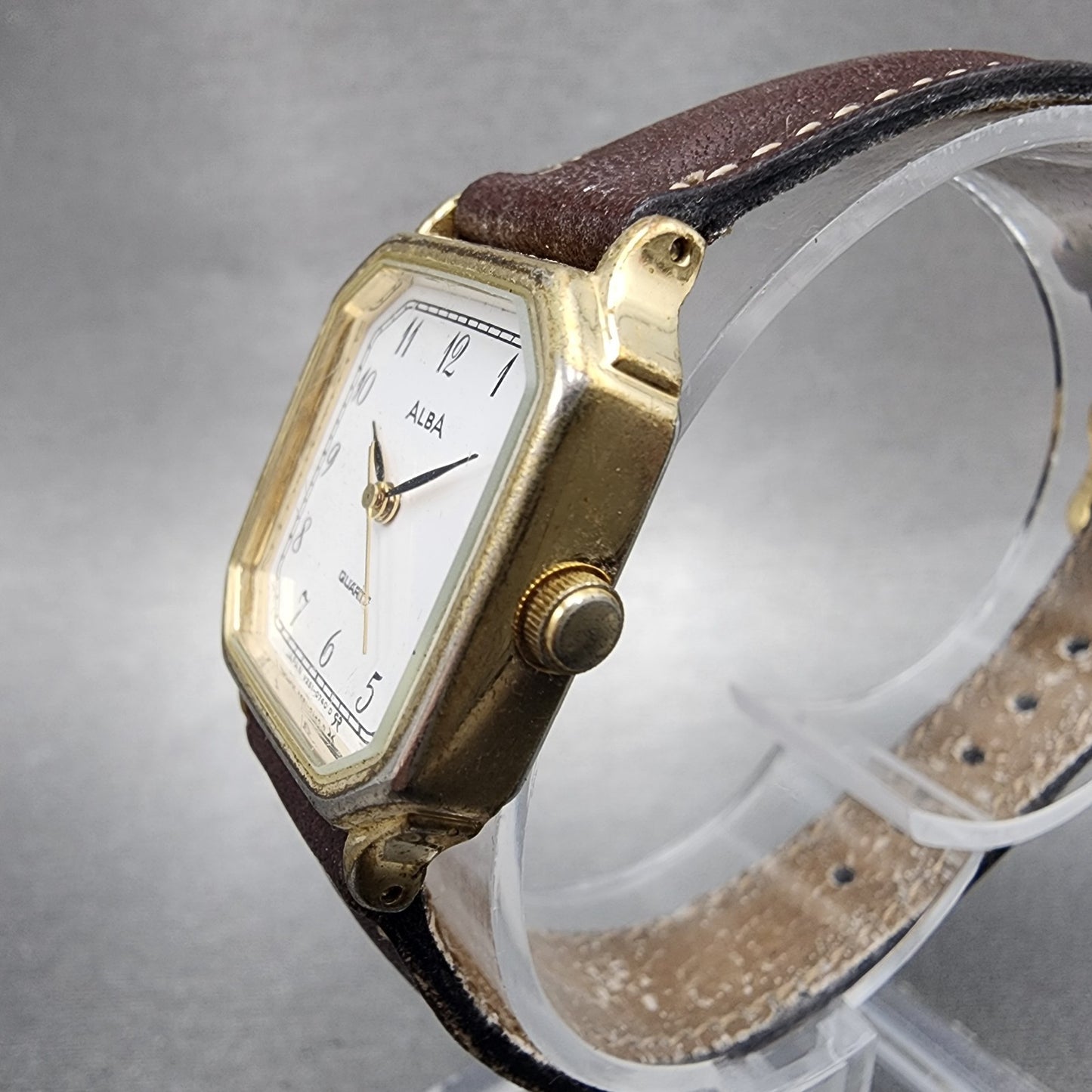 Seiko Alba Watch Women 22mm White Dial Gold Tone Octagon V2515330 New Battery2