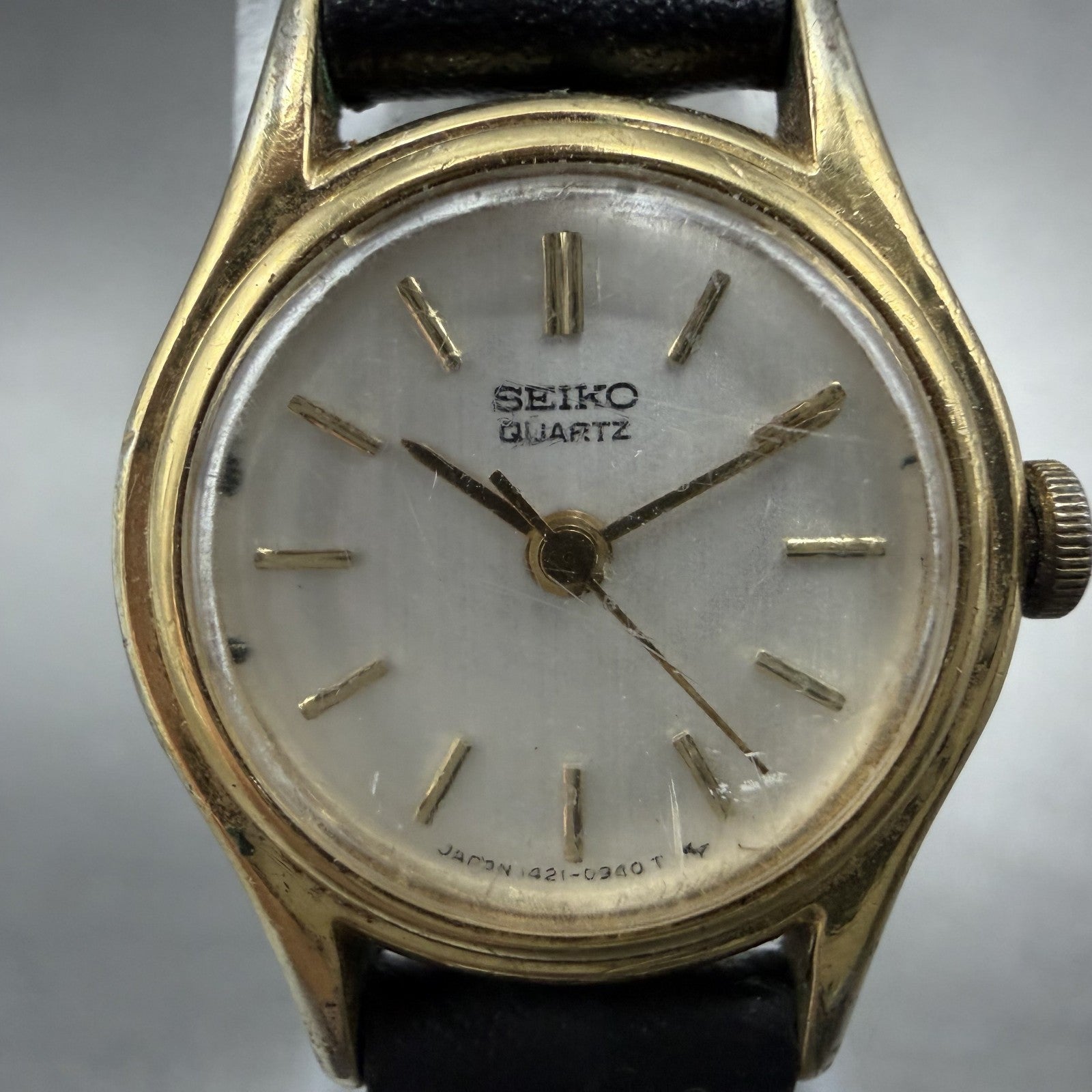 Seiko Watch Women 20mm Silver Dial Gold Tone Round 1421-0119 New Battery1