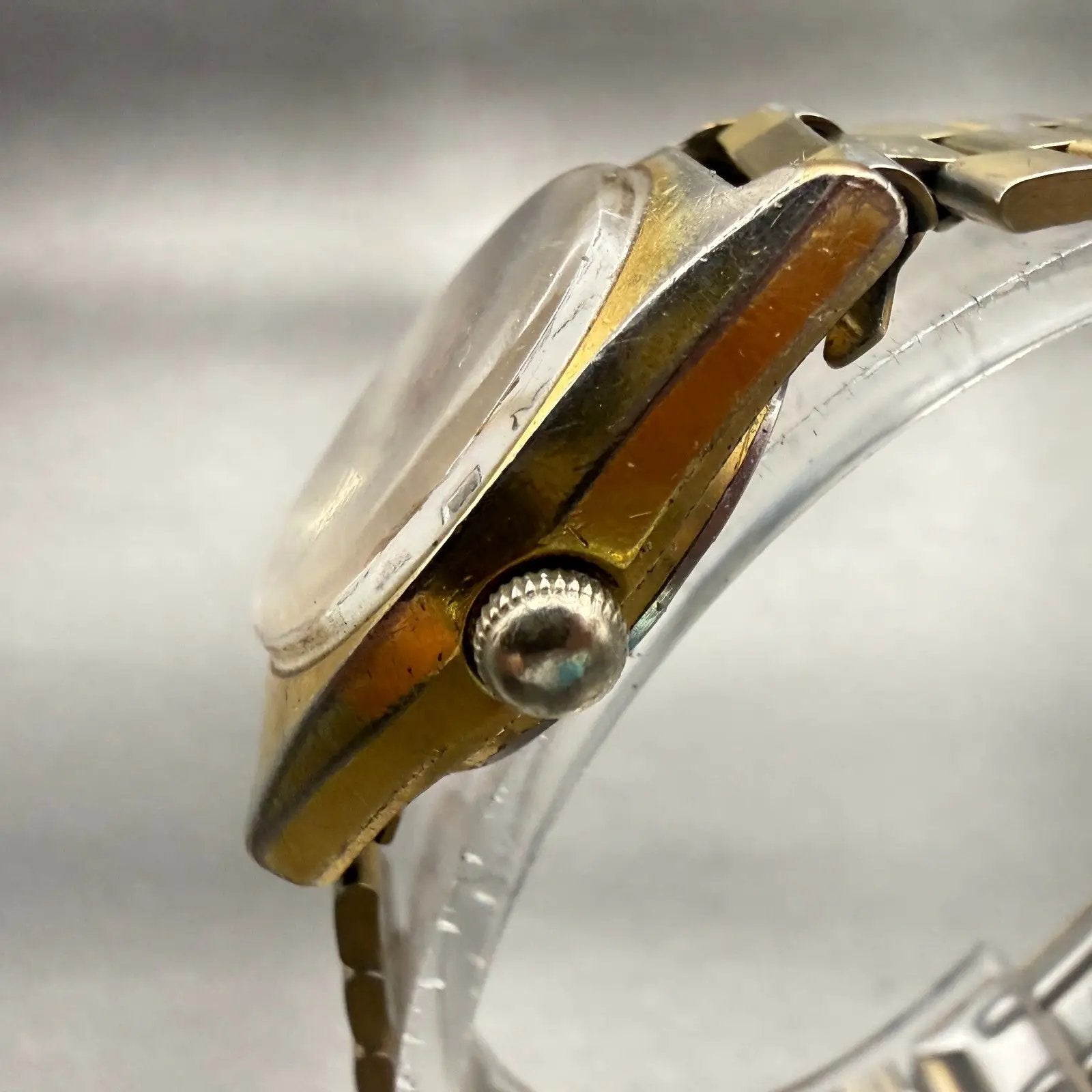 Citizen CQ Watch Women 24mm Silver Dial Gold Tone Date Round 2010-891252 New Bat2