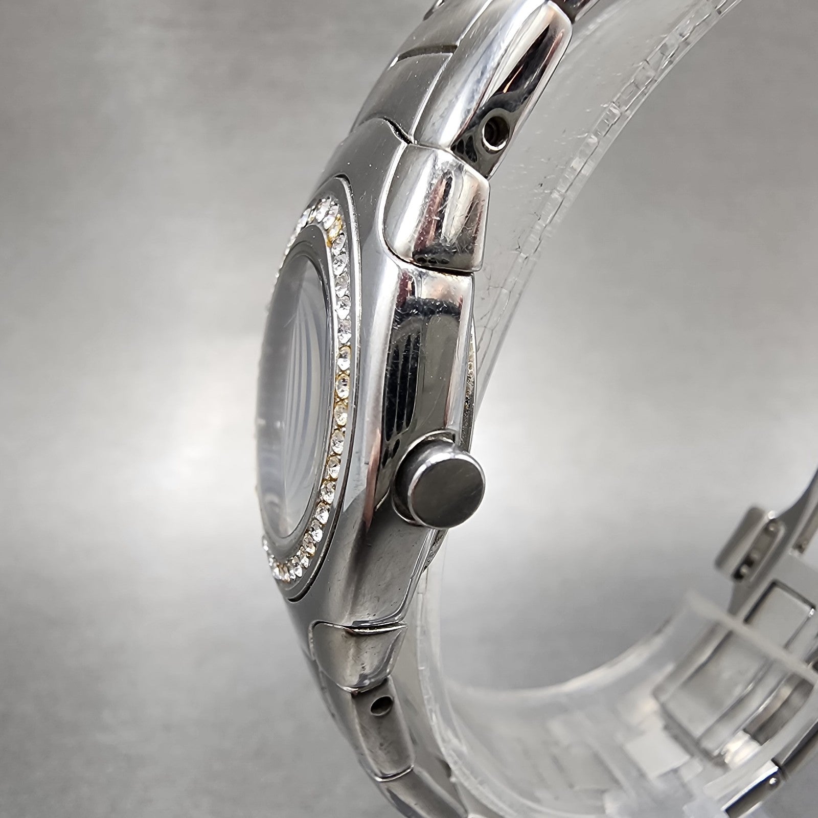 Citizen EcoDrive Watch Women 26mm Blue Dial Silver Tone Date Crystal Bezel Runs2