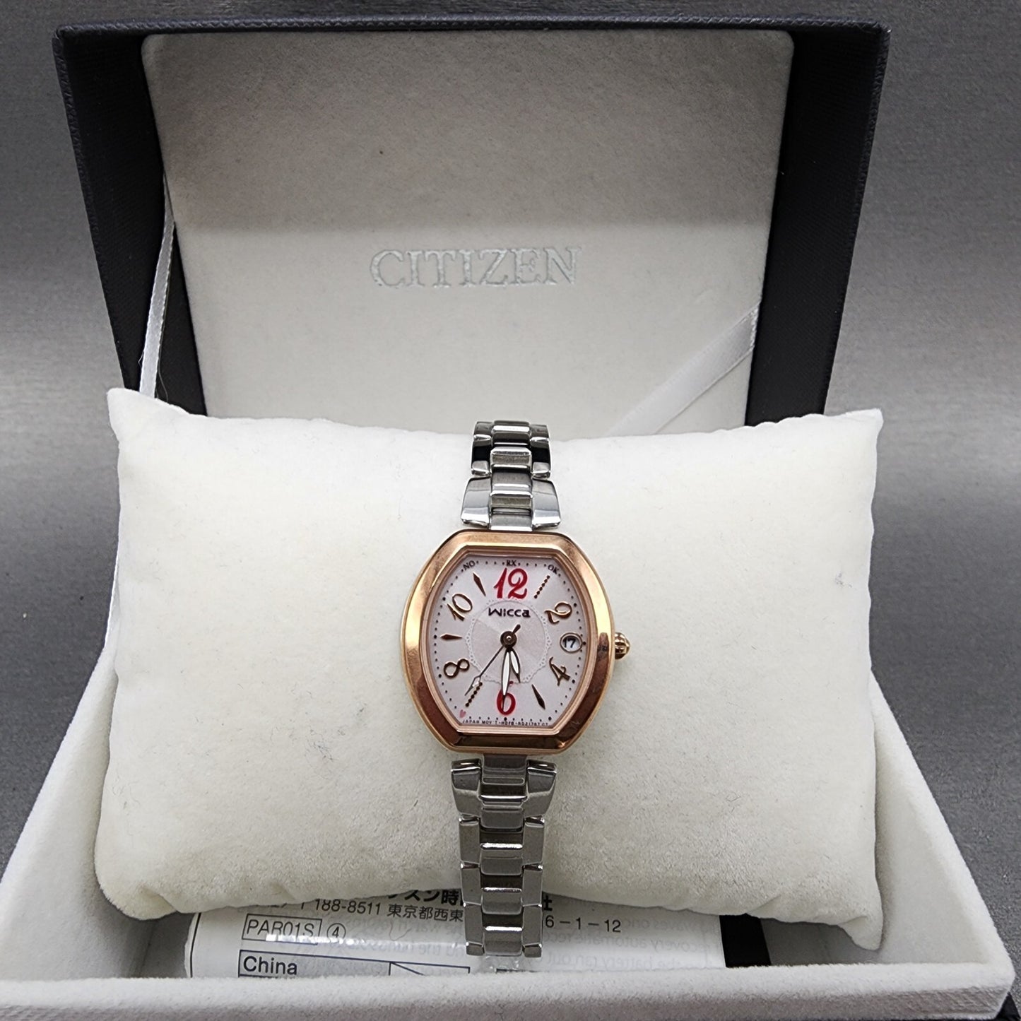 Citizen Wicca Watch Women 25mm Pink Dial Two Tone Date Atomic H0F8R007840 Works0