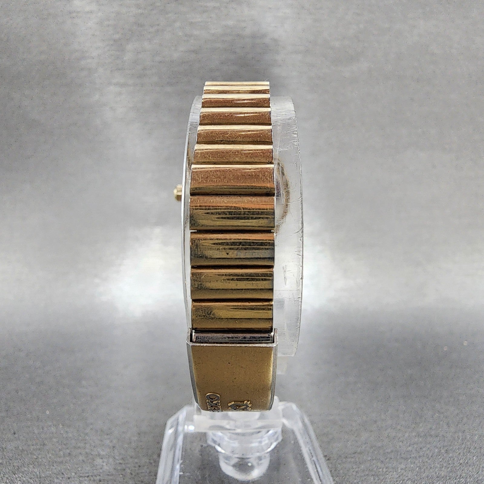 Seiko SQ Watch Women 27mm Black Dial Gold Tone Date 43020039 New Battery7