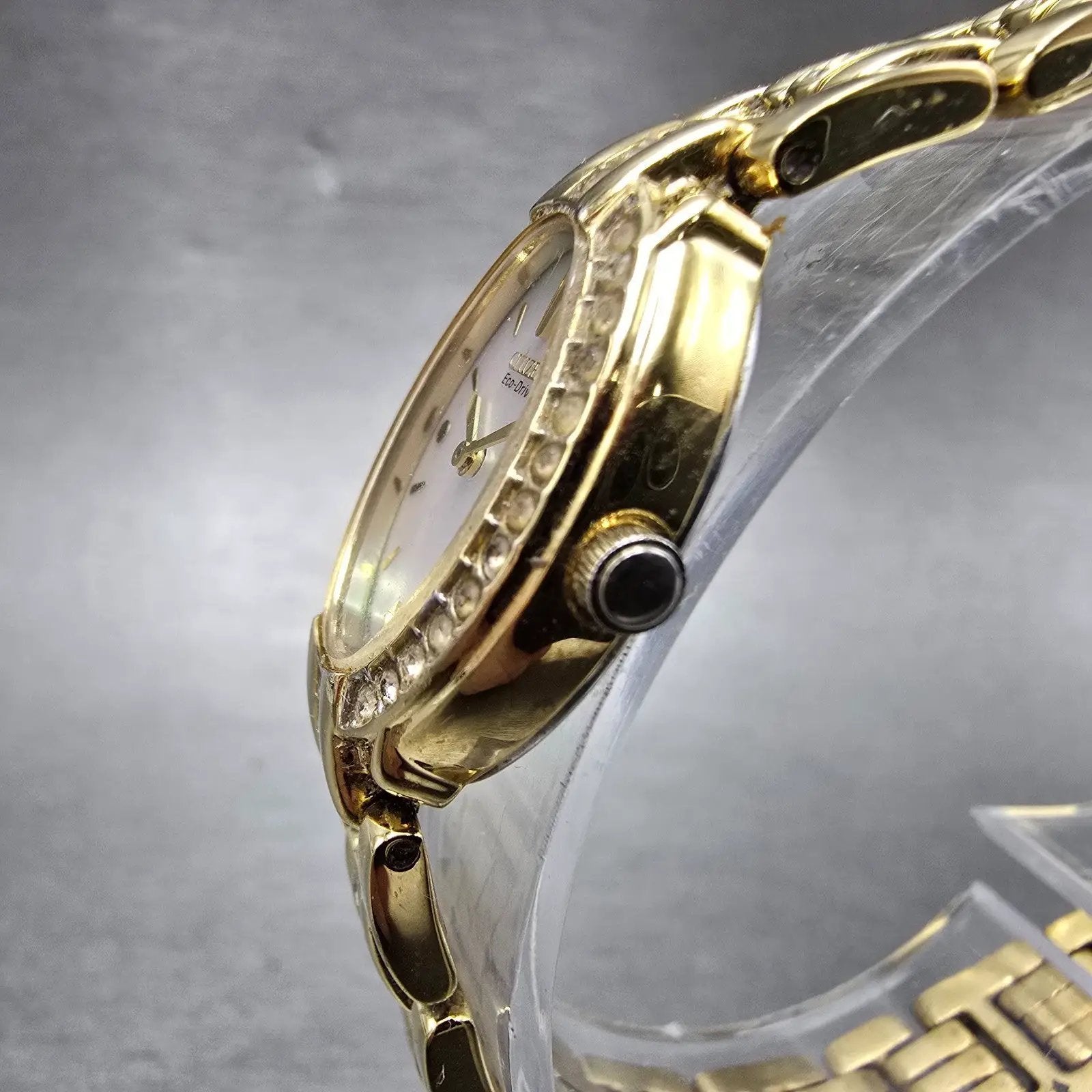 Citizen Eco-Drive Watch Women 18mm MOP Dial Gold tone Oval B023-S019206 Runs2
