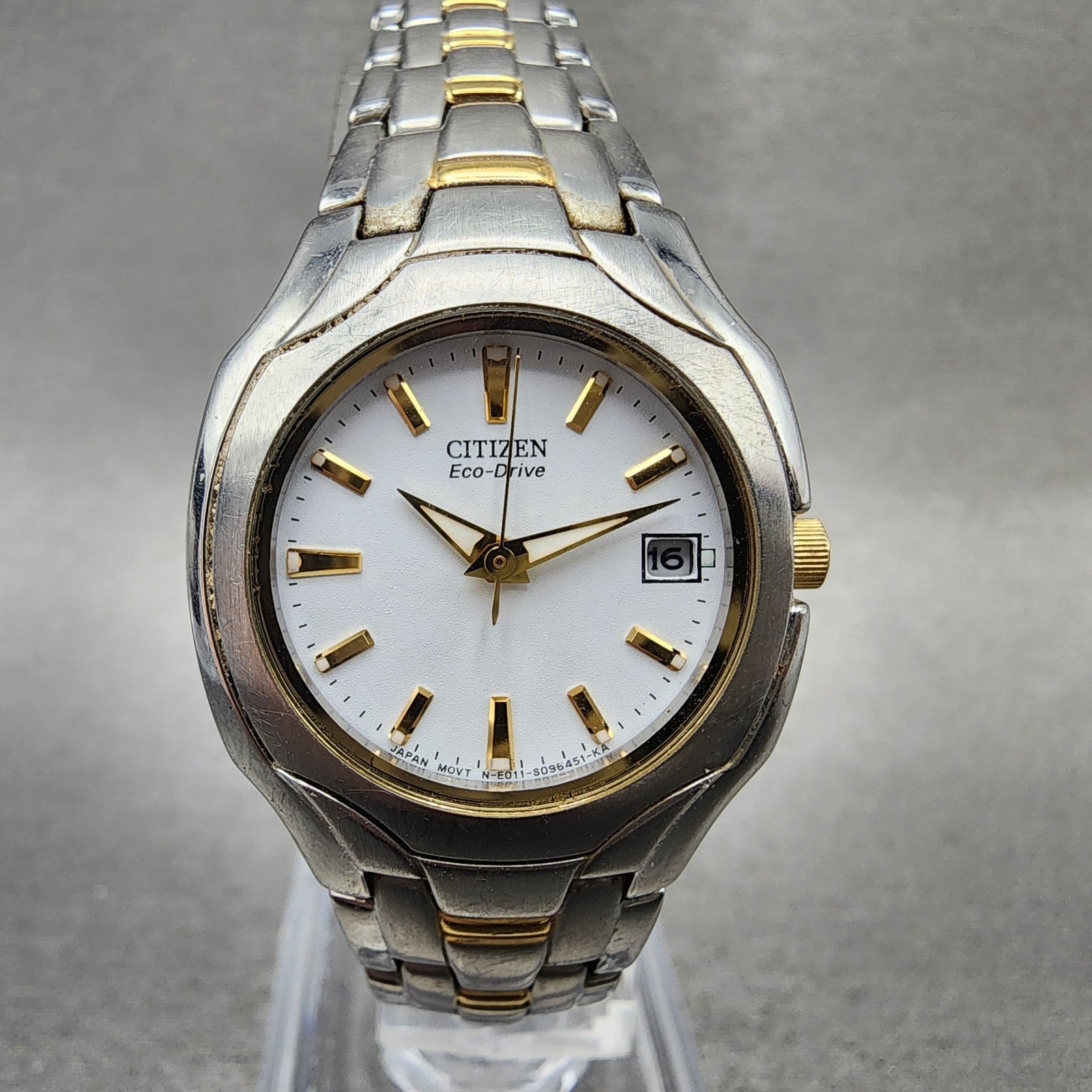Citizen EcoDrive Watch Women 25mm White Dial Two Tone Date E011S049601 Run0