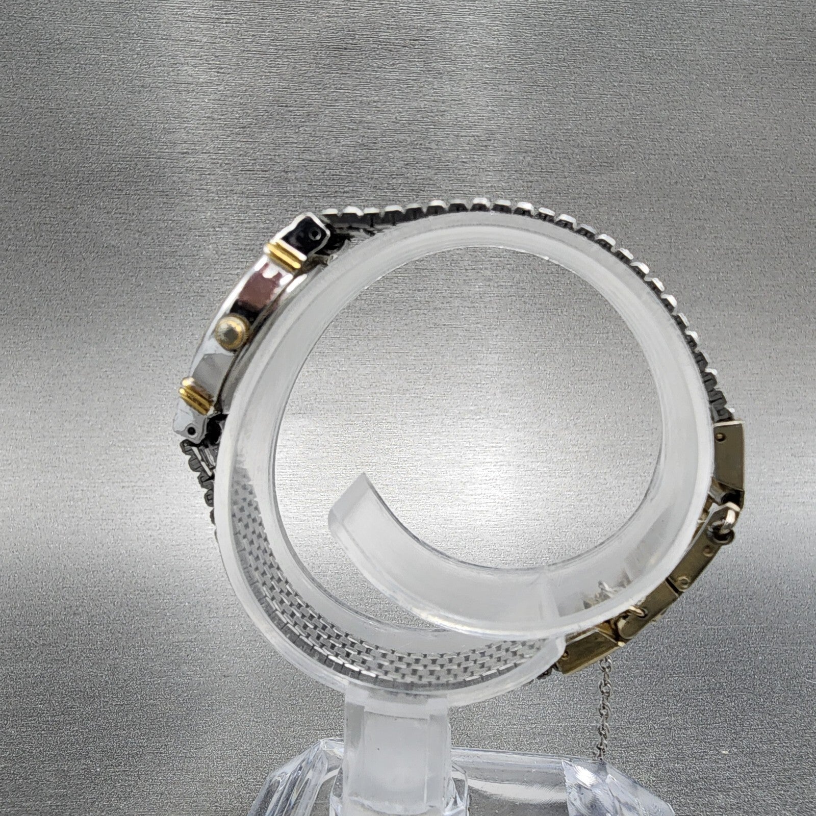 Seiko Watch Women 17mm White Dial Two Tone Oval 2Y015C09 New Battery6