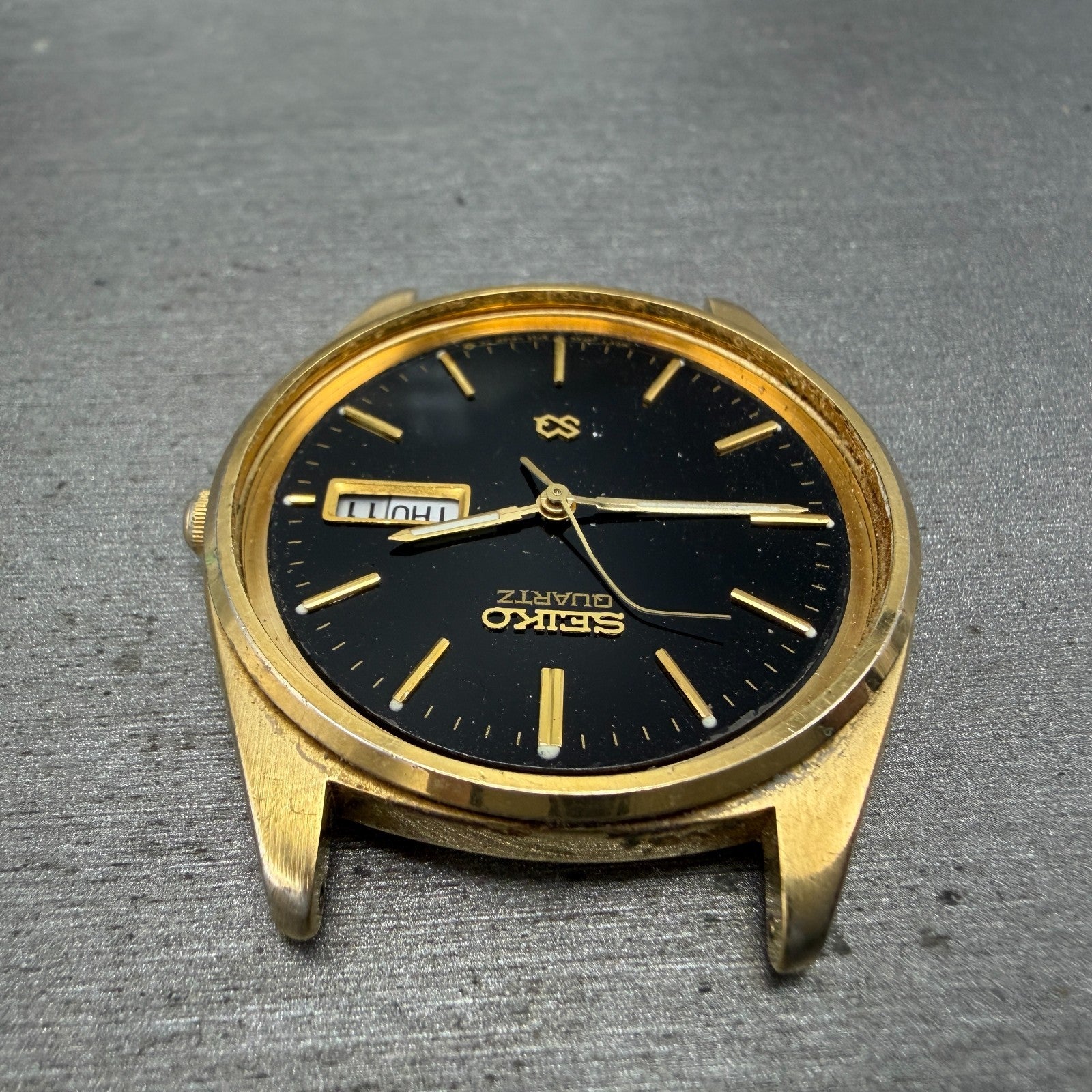 Seiko SQ Watch Men 35mm Black Dial Gold Tone Daydate Round 7N43-8119 PARTS9