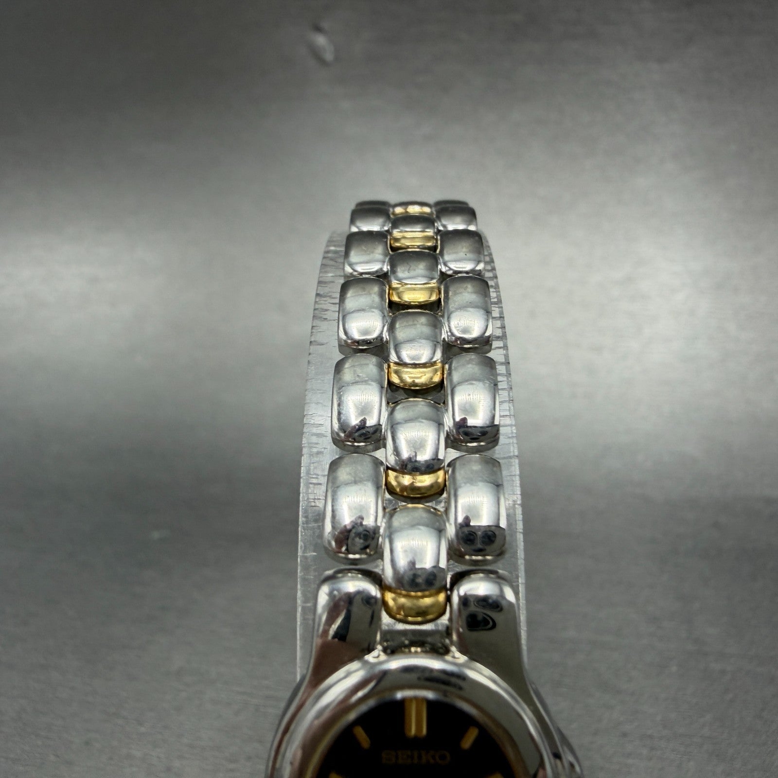 Seiko Watch Women 20mm Blue Dial Two Tone Oval 1N00-6T20 New Battery Vintage 55H4