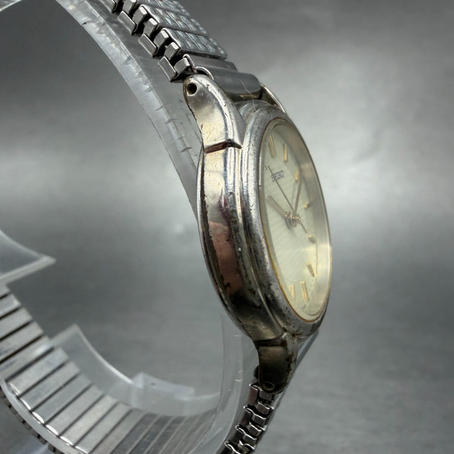 Seiko Watch Women 25mm Champagne Dial Silver Tone Round V701-1930 New Battery3