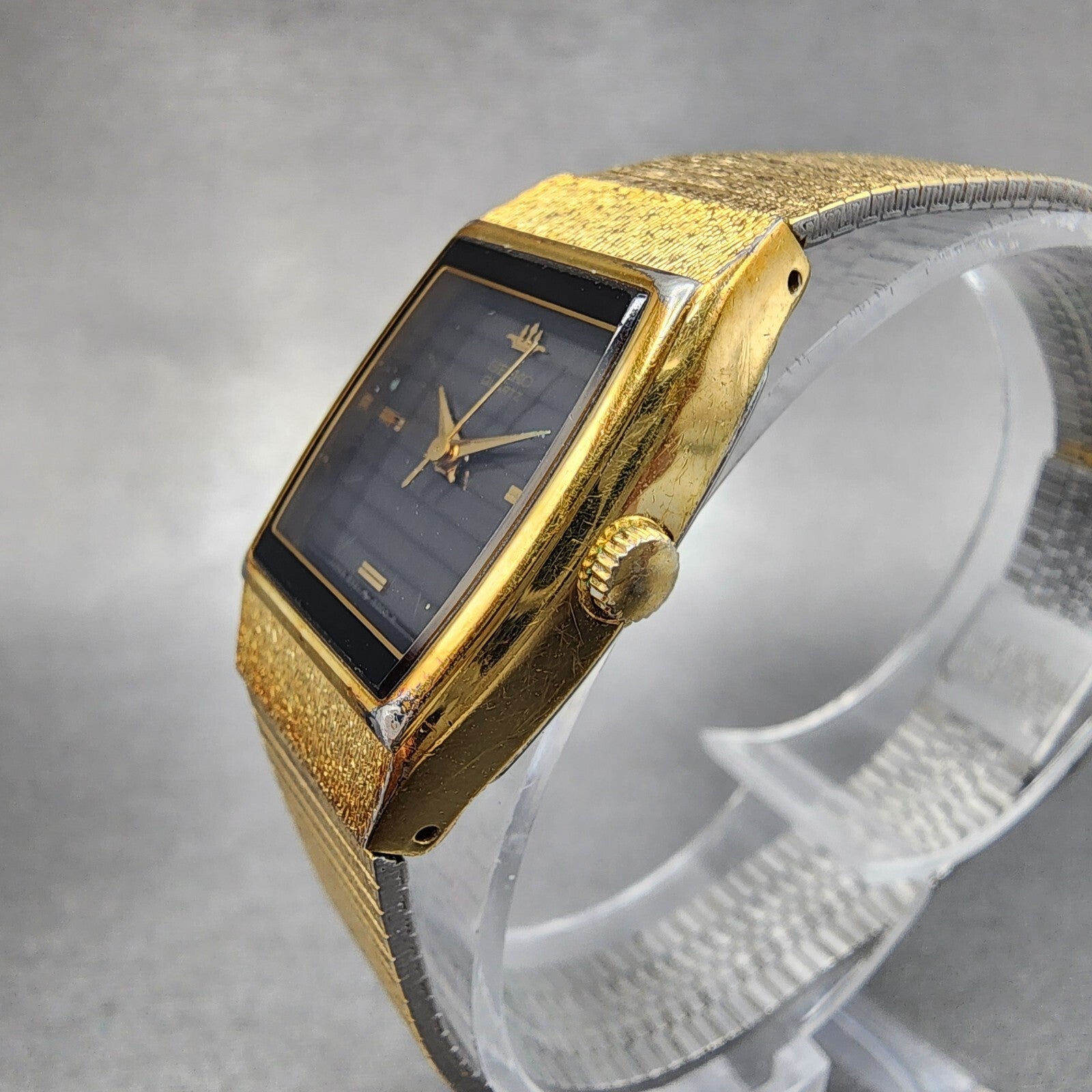 Seiko Tank Watch Women 20mm Black Dial Gold Tone Rectangle 8Y215010 New Battery2