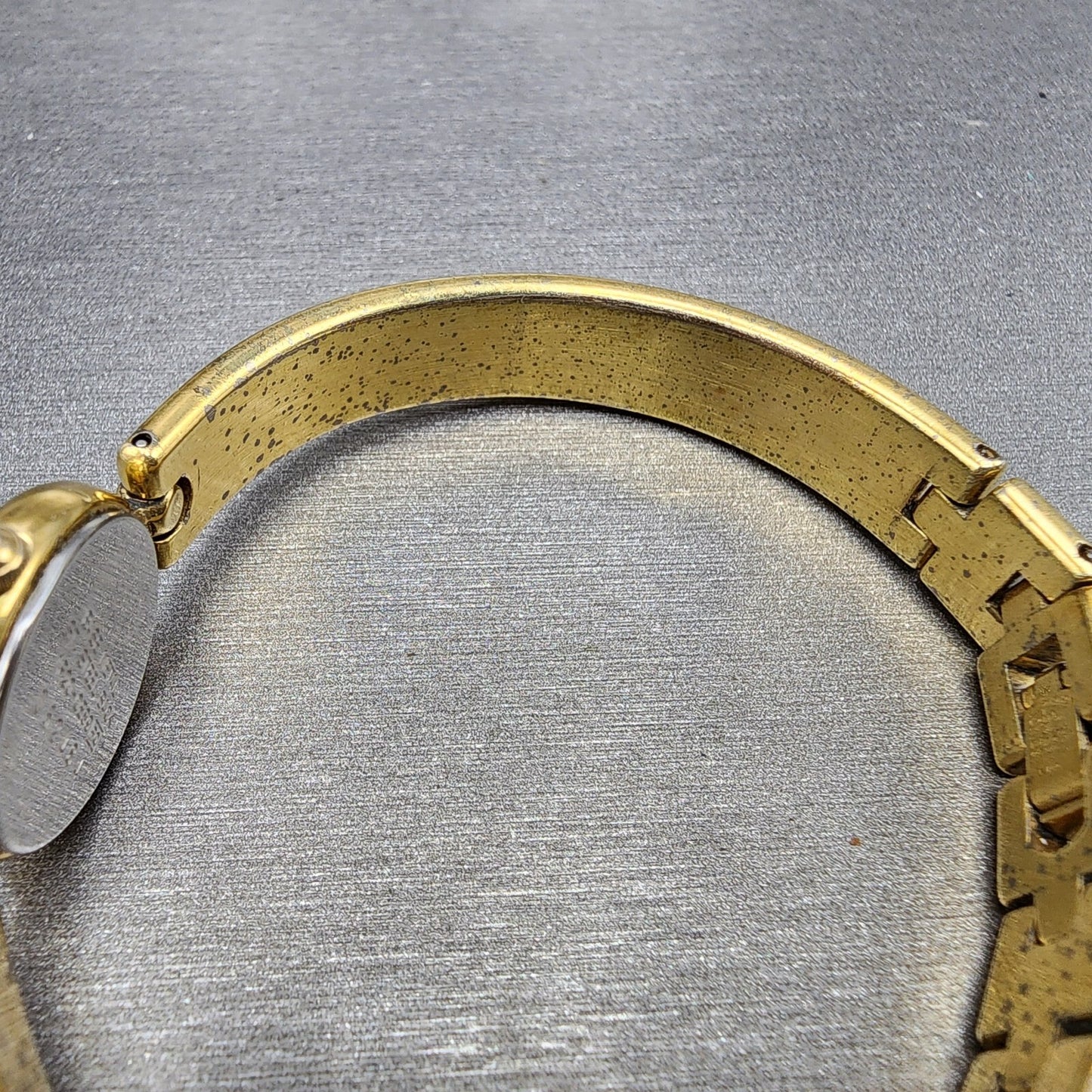 Seiko Watch Women 18mm Gold Dial Gold Tone Round Bangle 1F200E89 New Battery11