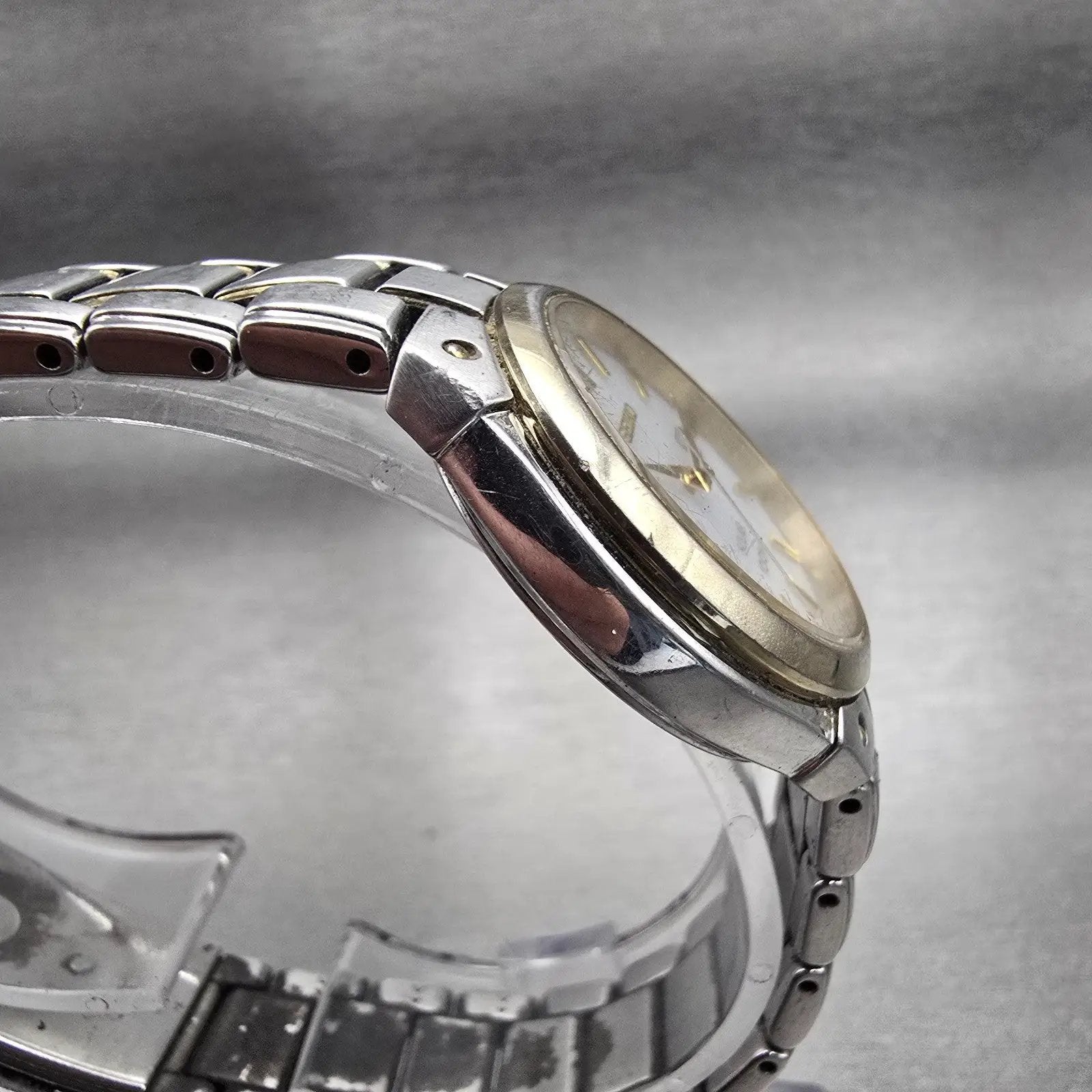Seiko Solar Watch Women 30mm White Dial Two Tone Date Round V137-0AX0 Works 1233