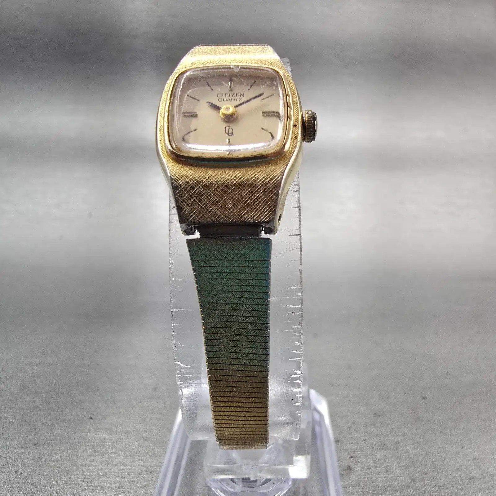 Citizen CQ Watch Women 16mm Champagne Dial Gold Tone Oval 3220-891422 New Batt5