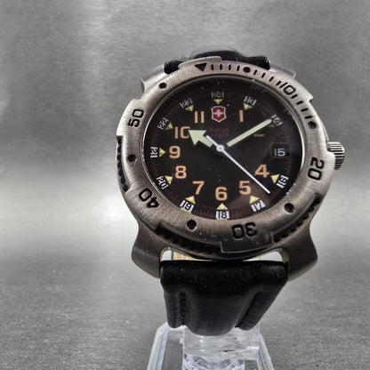 Victorinox Sprots Line Dive Watch Men 37mm Black Dial Silver Date Round PARTS6