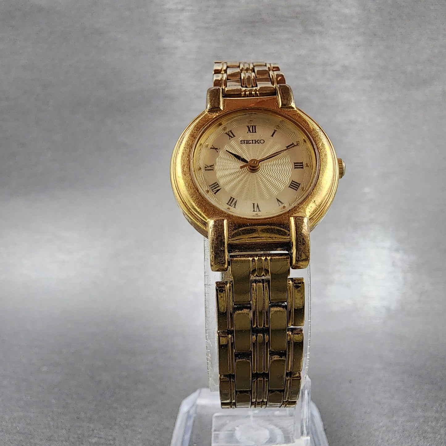Seiko Watch Women 24mm Champagne Dial Gold Tone Round V7011781 New Battery VTG5