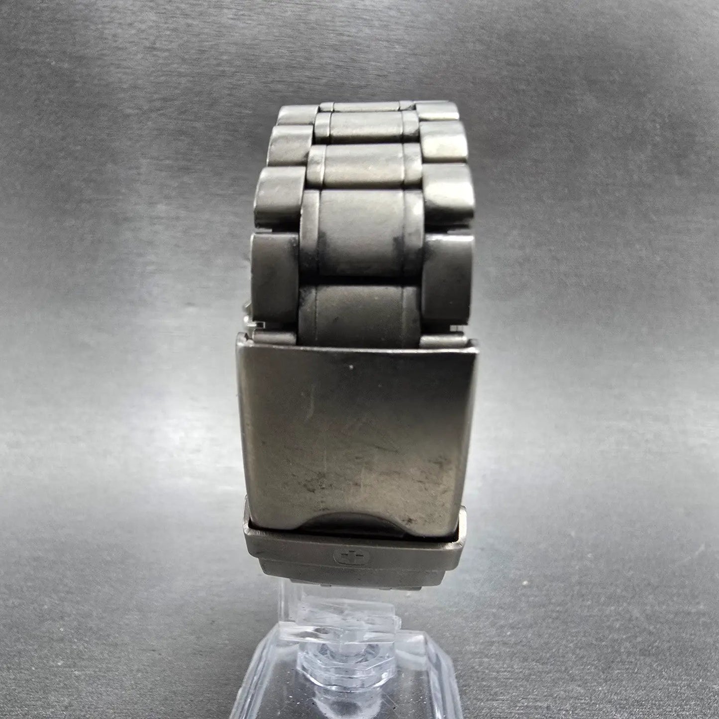 Wenger SAK Design GMT Watch Men 37mm black Dial Titanium Date 097.0665 PARTS10