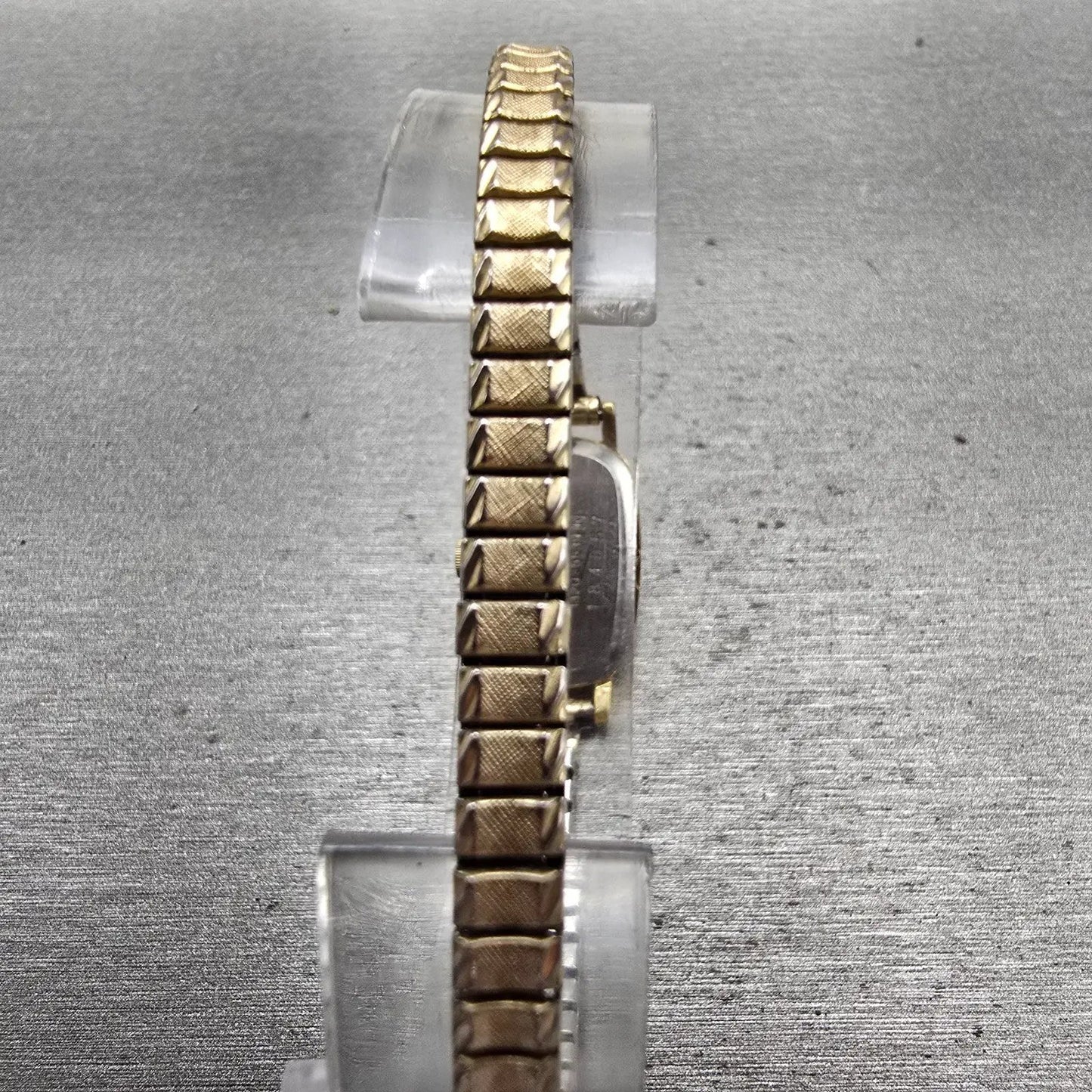 Seiko Watch Women 15mm Champagne Dial Gold Tone Oval 1320-5539 New Battery VTG7