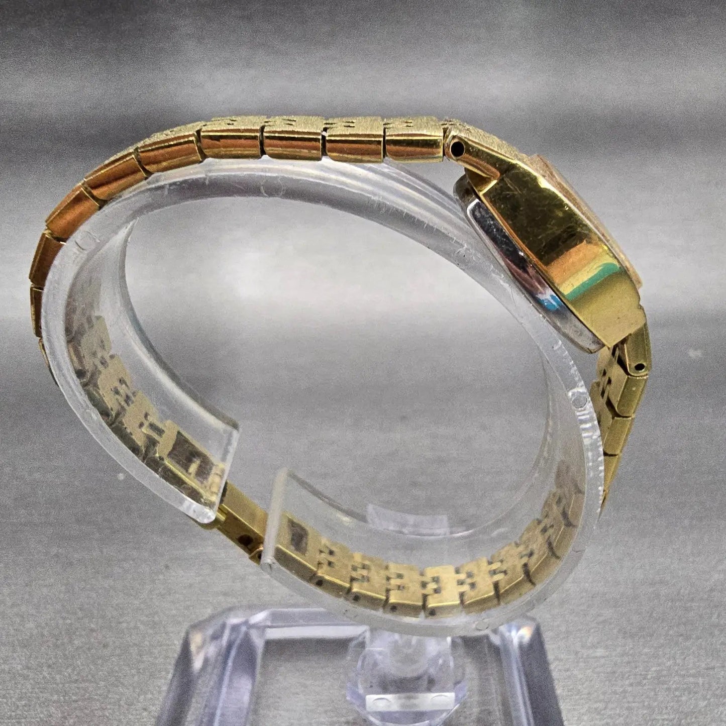 Citizen CQ Watch Women 17mm Champagne Dial Gold Tone Oval 4-153707 New Battery8
