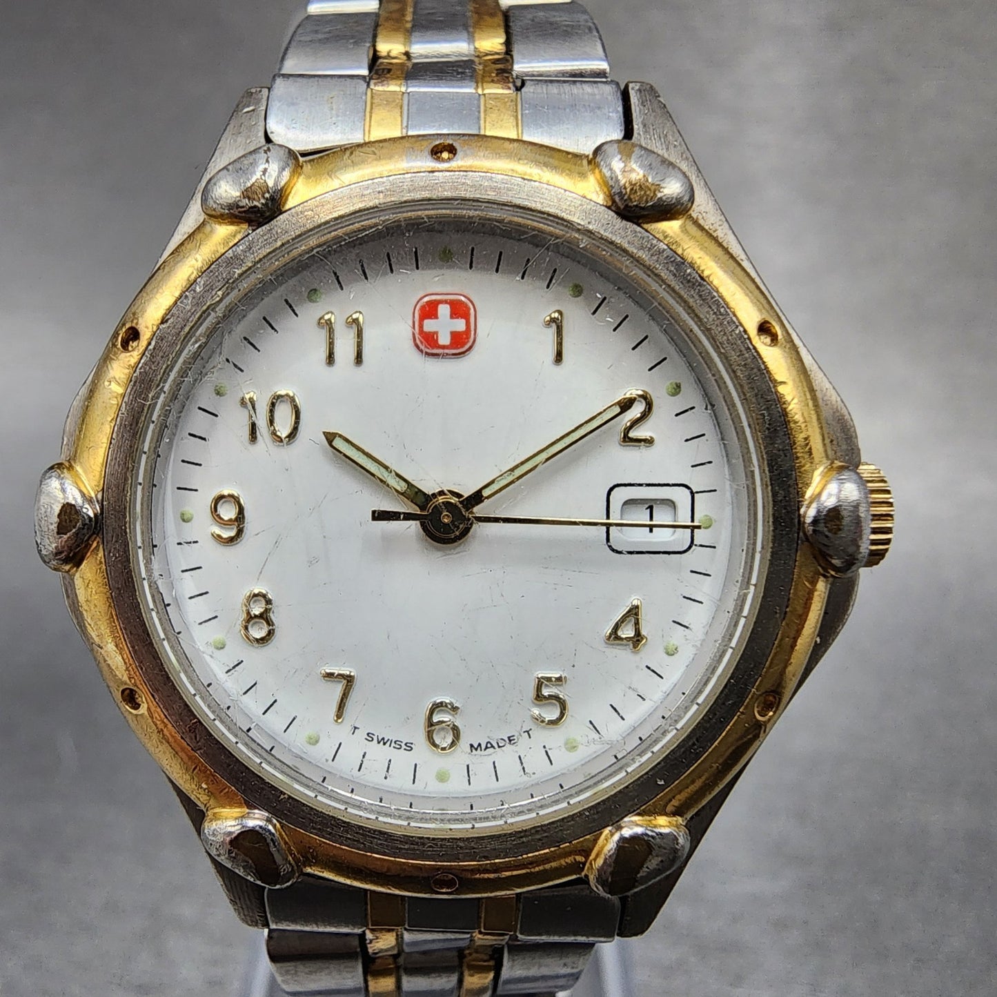 Wenger SAK Design Watch Women 28mm White Dial Two Tone Date Round New Battery1