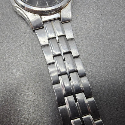 Seiko Solar Watch Men 38mm Black Dial Silver Tone Date READ!!!!!! V157-0AG0 Runs7