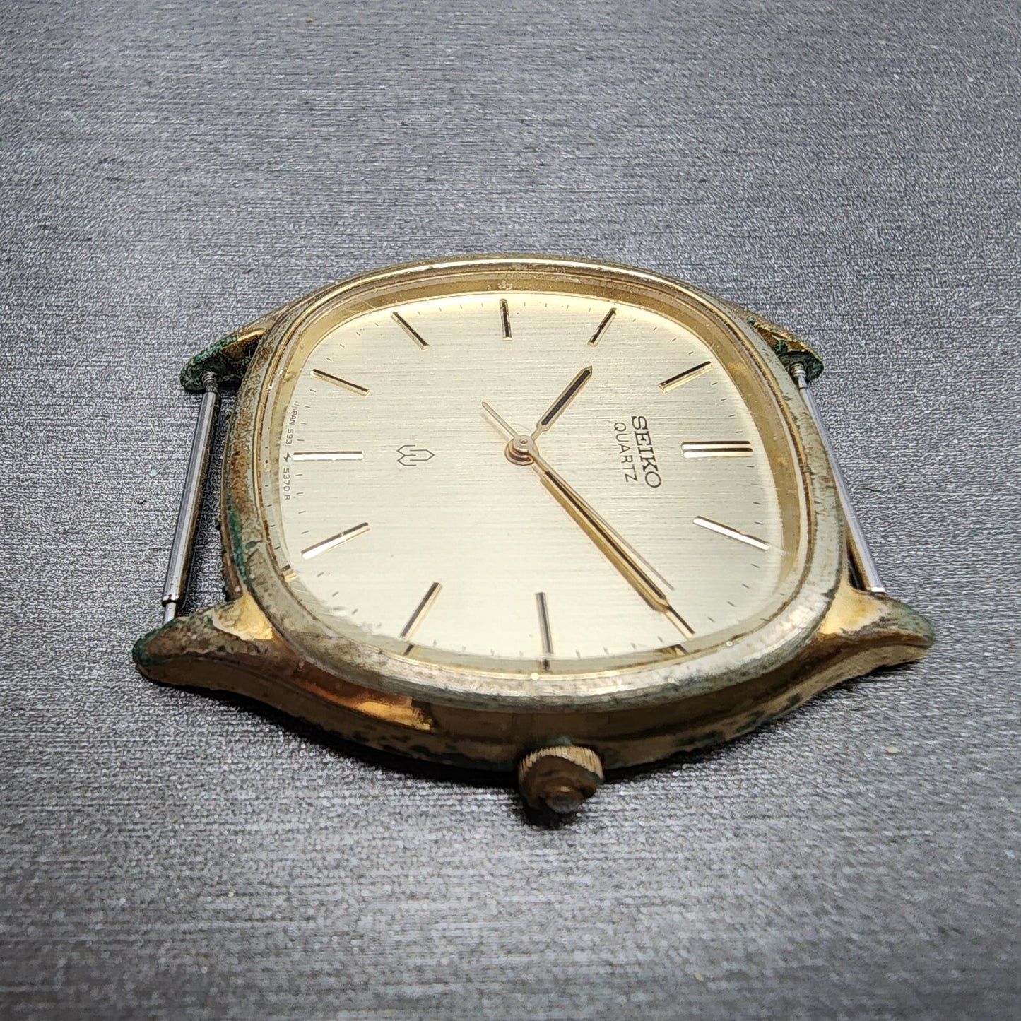Seiko Watch Men 33mm Champagne Dial Gold Tone Rectangle 5931-5330 New Battery