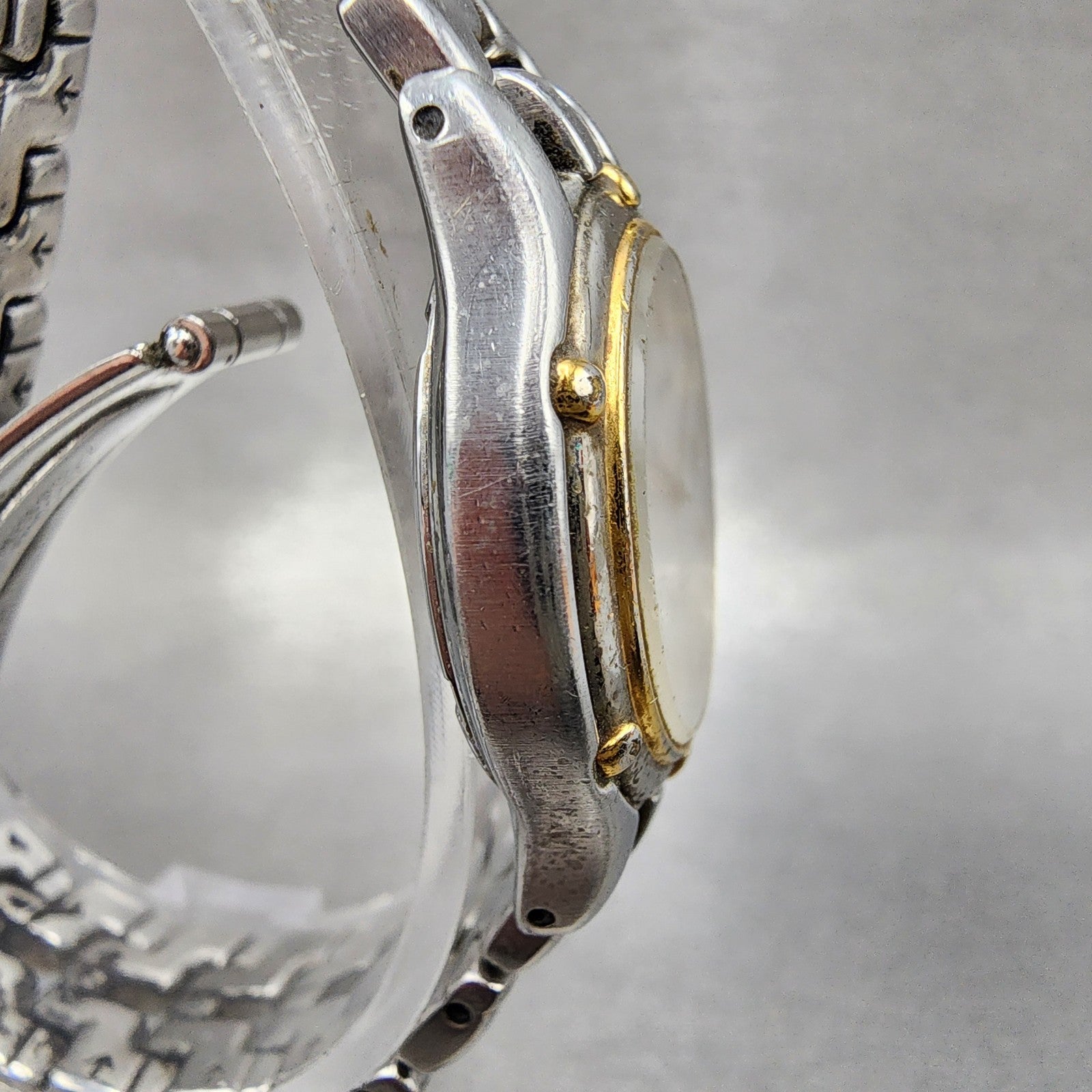 Seiko Watch Women 26mm White Dial Two Tone Date Round 7n820599 New Battery3
