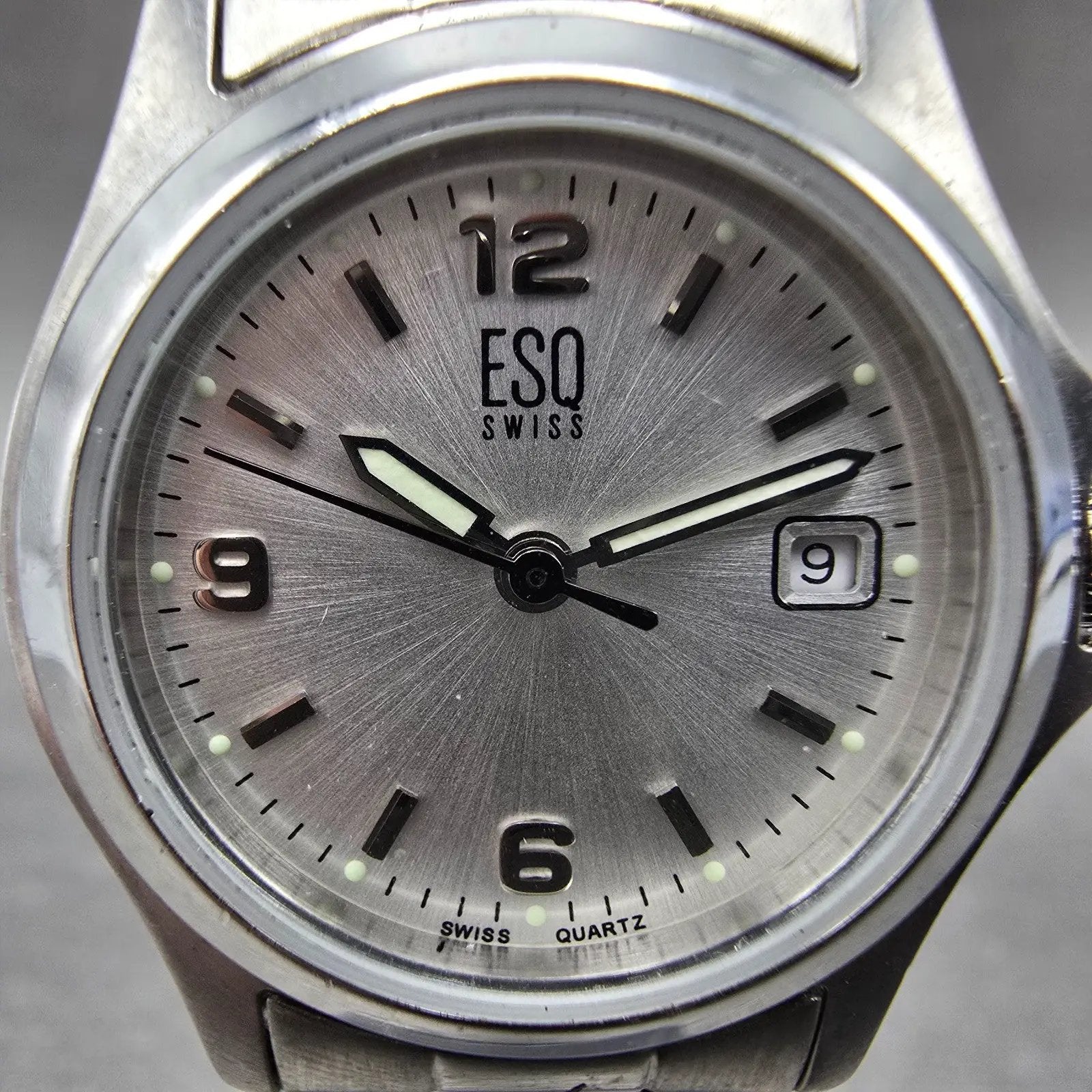 ESQ Watch Women 26mm Silver Dial Steel Date Round E5054 New Battery1
