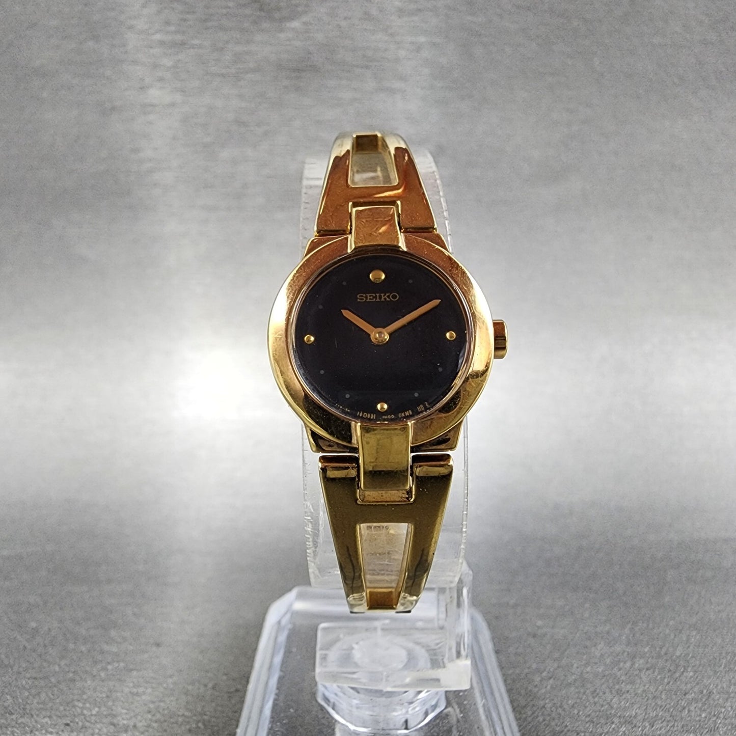 Seiko Watch Women 20mm Black Dial Gold Tone Round 1N000GM0 New Battery5