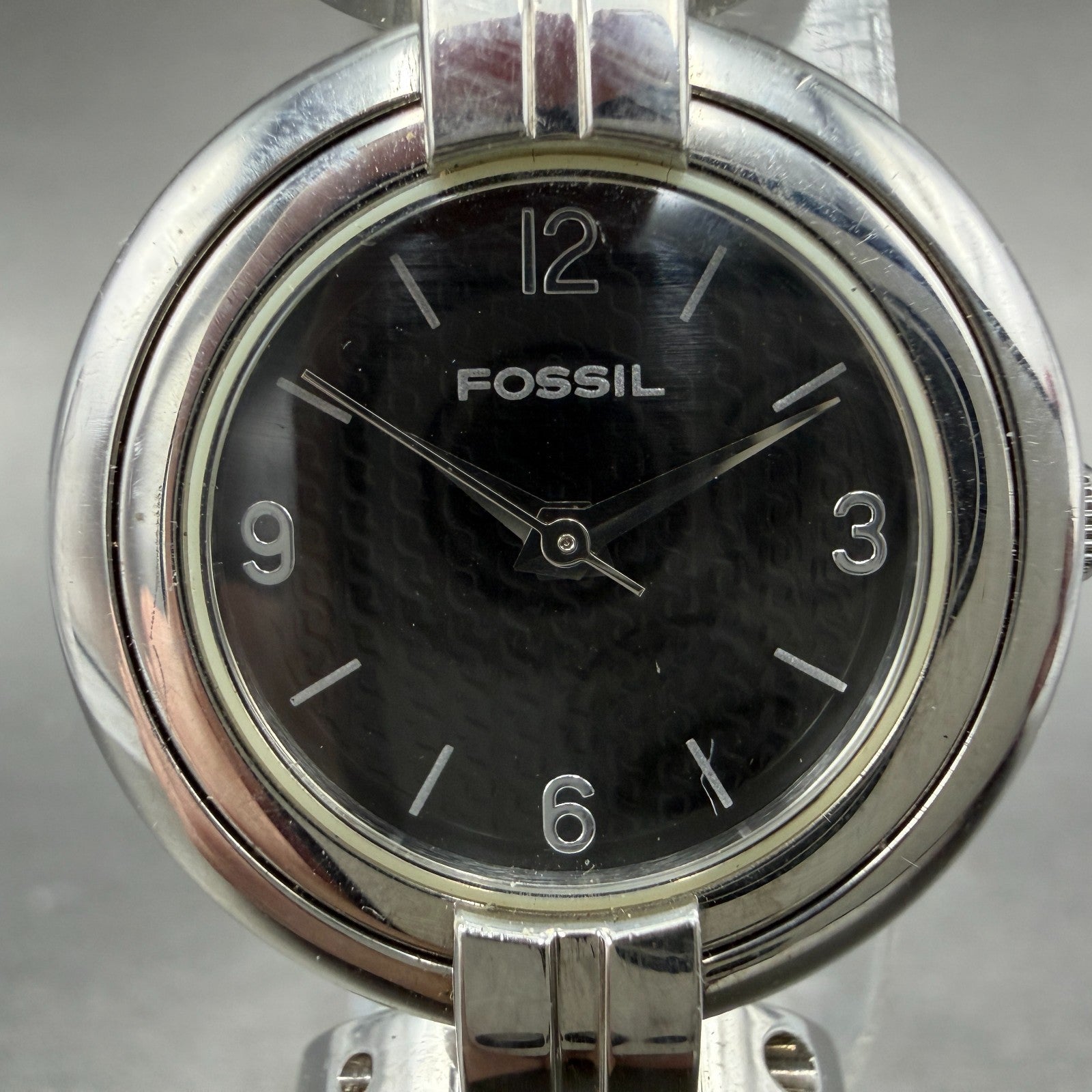 Fossil Watch Women 26mm Black Dial Silver Tone Round ES2581 New Battery1