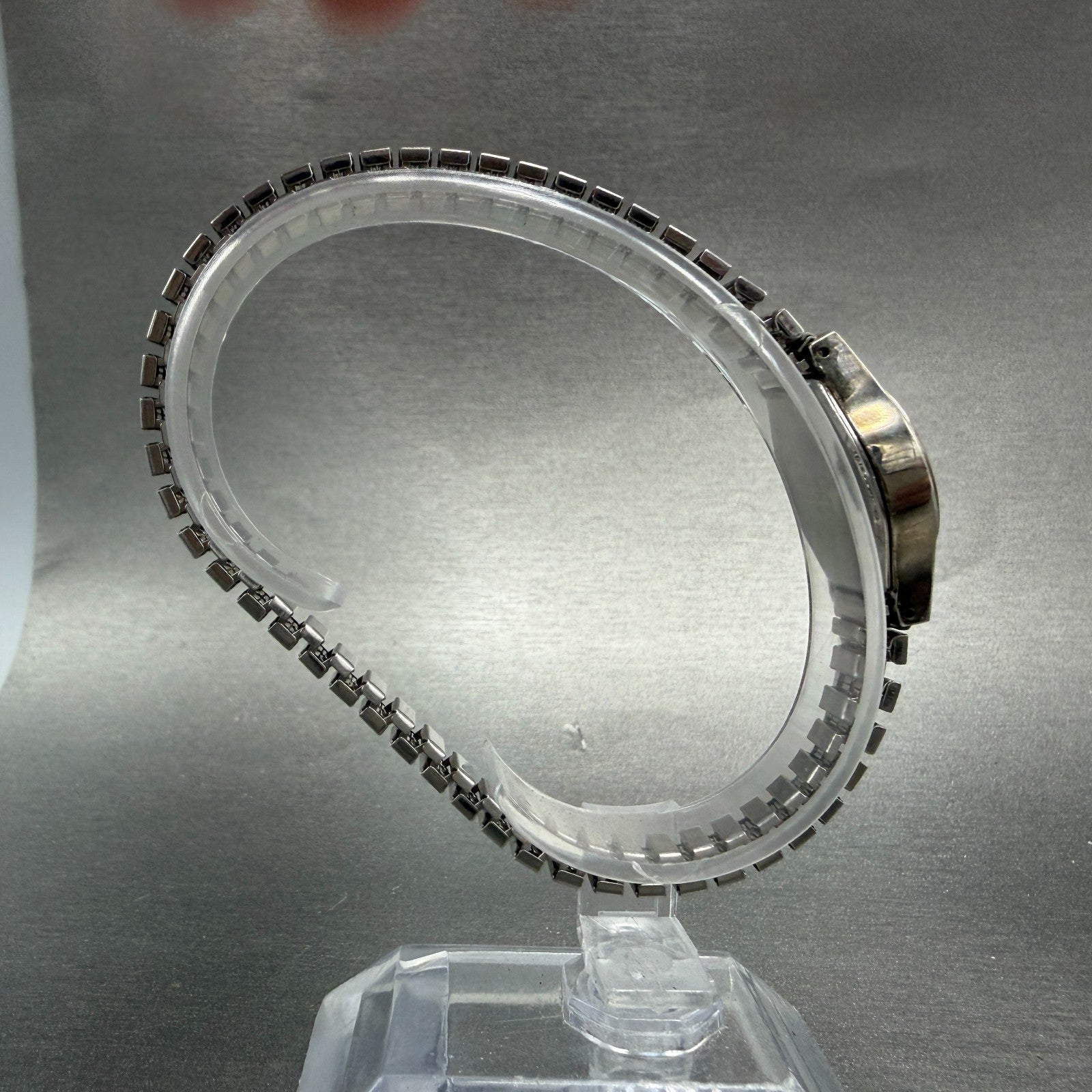 Seiko Watch Women 20mm Silver Dial Silver Tone Round 8Y21-0010  New Battery HJ78