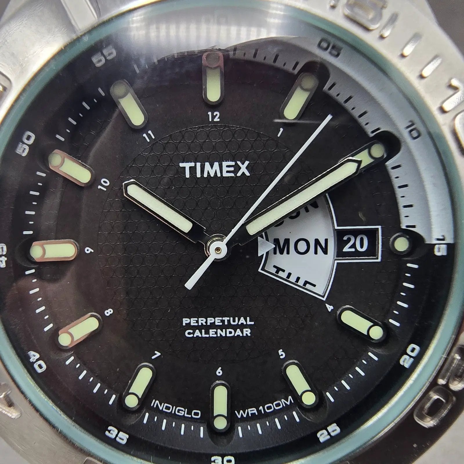 Timex Perpetual Calendar Dive Watch Men 44mm Black Dial Steel T2J081 New Battery1