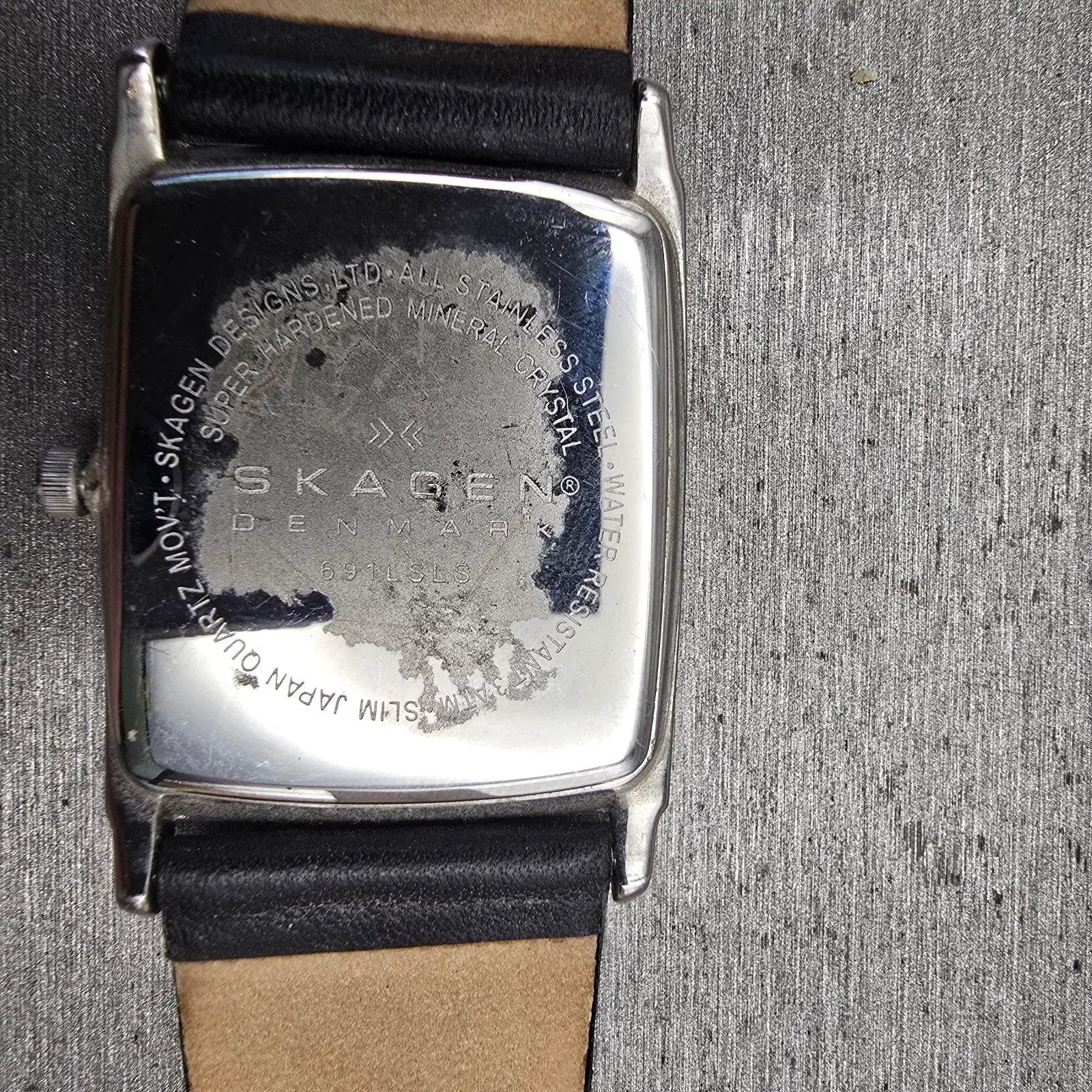 Skagen Watch Men 31mm White Dial Silver Tone Rectangle 691LSLS New Battery10