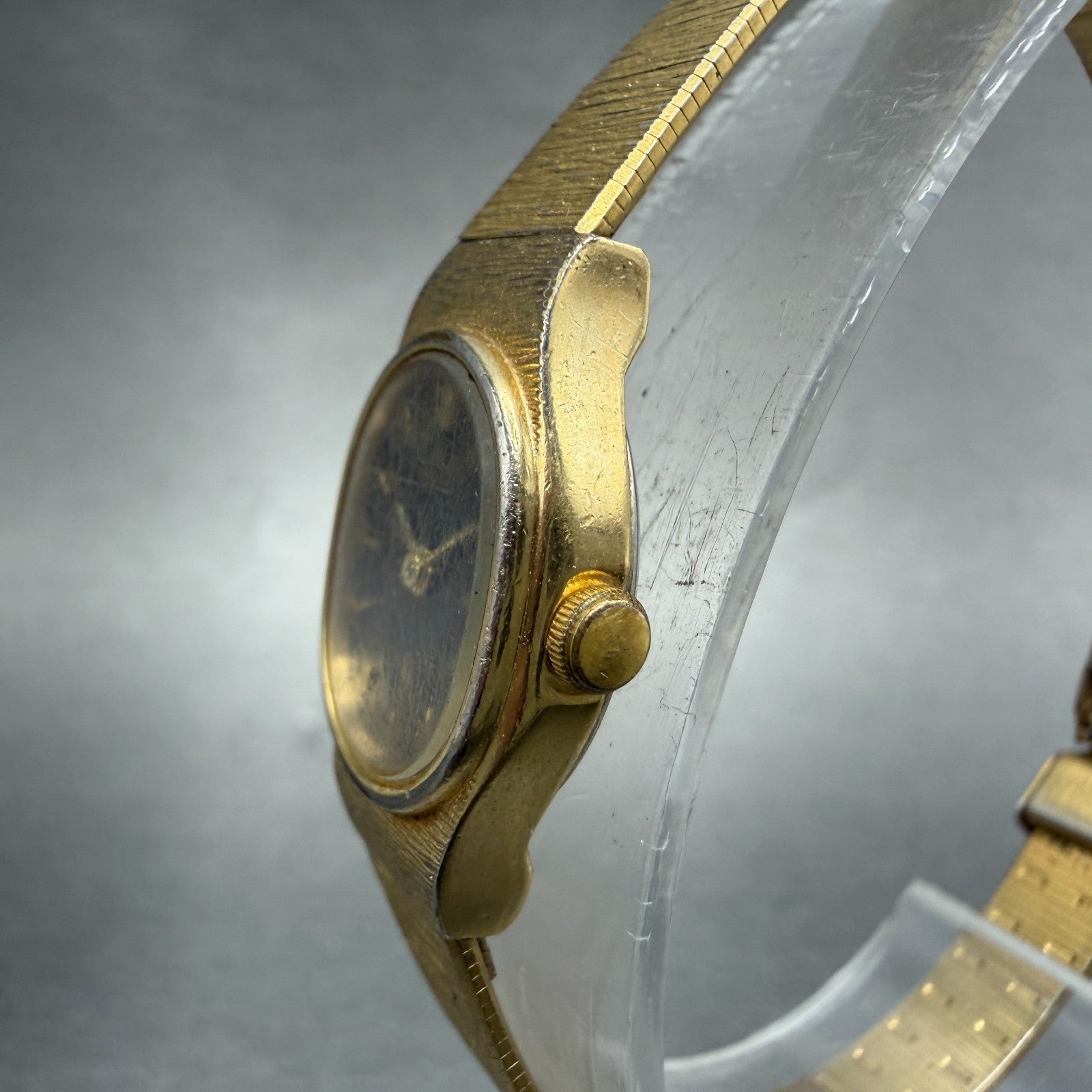 Citizen CQ Watch Women 16mm Black Dial Gold Tone Oval 3220-S16598 New Battery H72