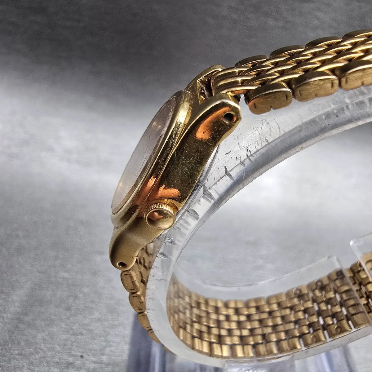 Seiko Watch Women 17mm Champagne Dial Gold Tone Oval V401-5109 New Battery JP12