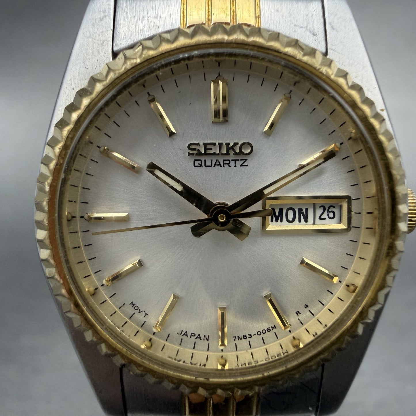 Seiko Watch Women 25mm White Dial Two Tone daydate Round 7n83-0041 New Batt A8H1