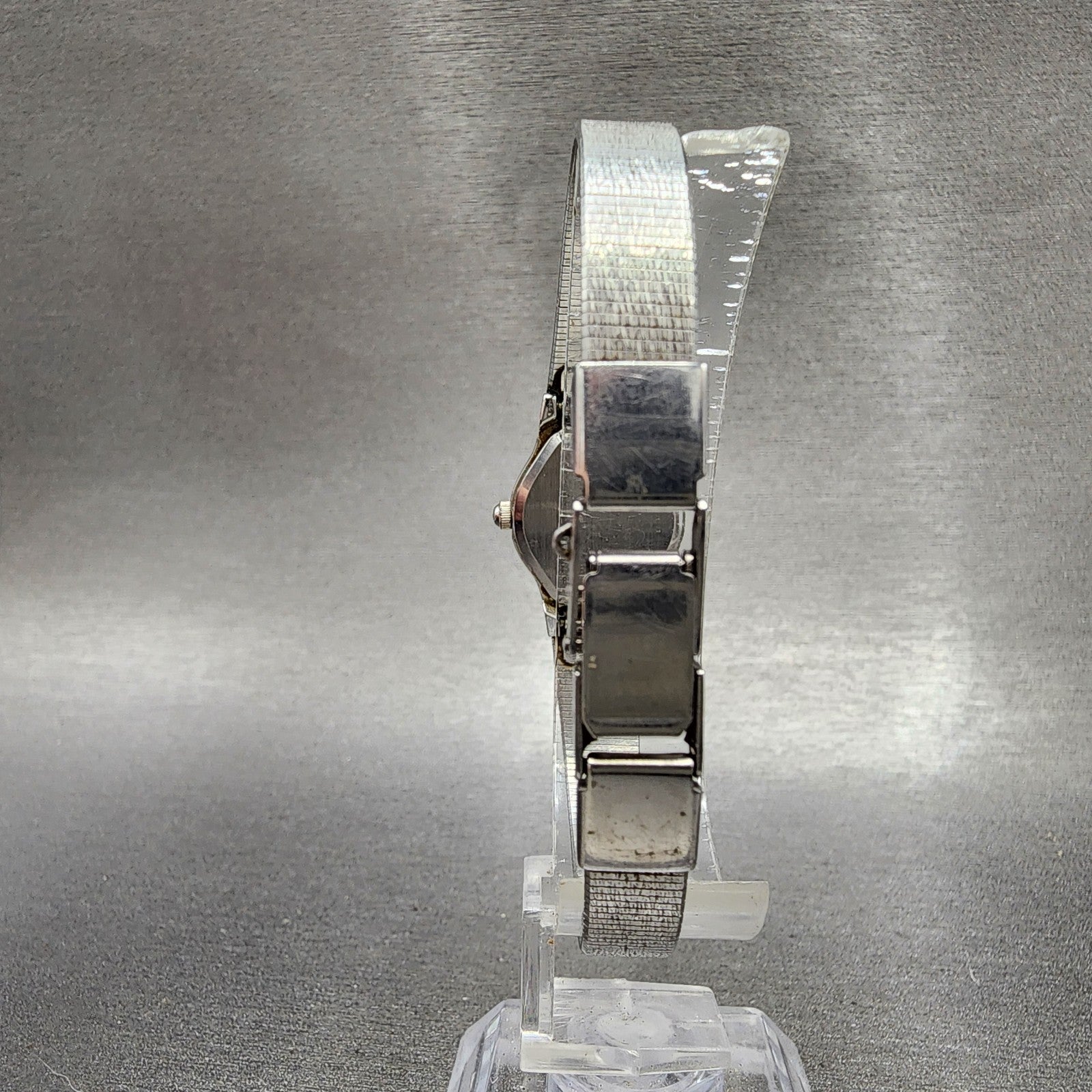 Bulova Watch Women 18mm White Dial Silver Tone Round 91L06 New Battery7