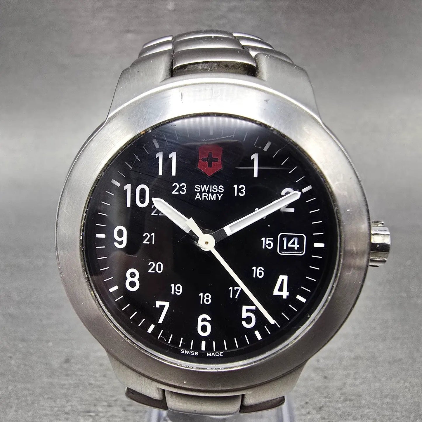 Victorinox Swiss Army Maverick Watch Men 42mm Black Dial Silver Tone Date PARTS0