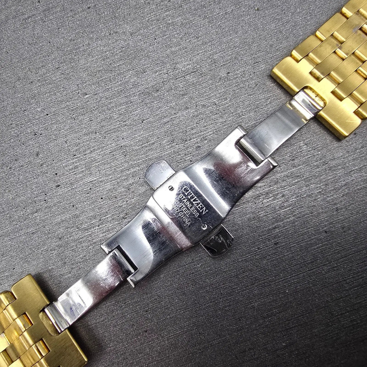 Citizen G820-T001688 Watch Band Gold Tone AR1002-56A Stiletto16