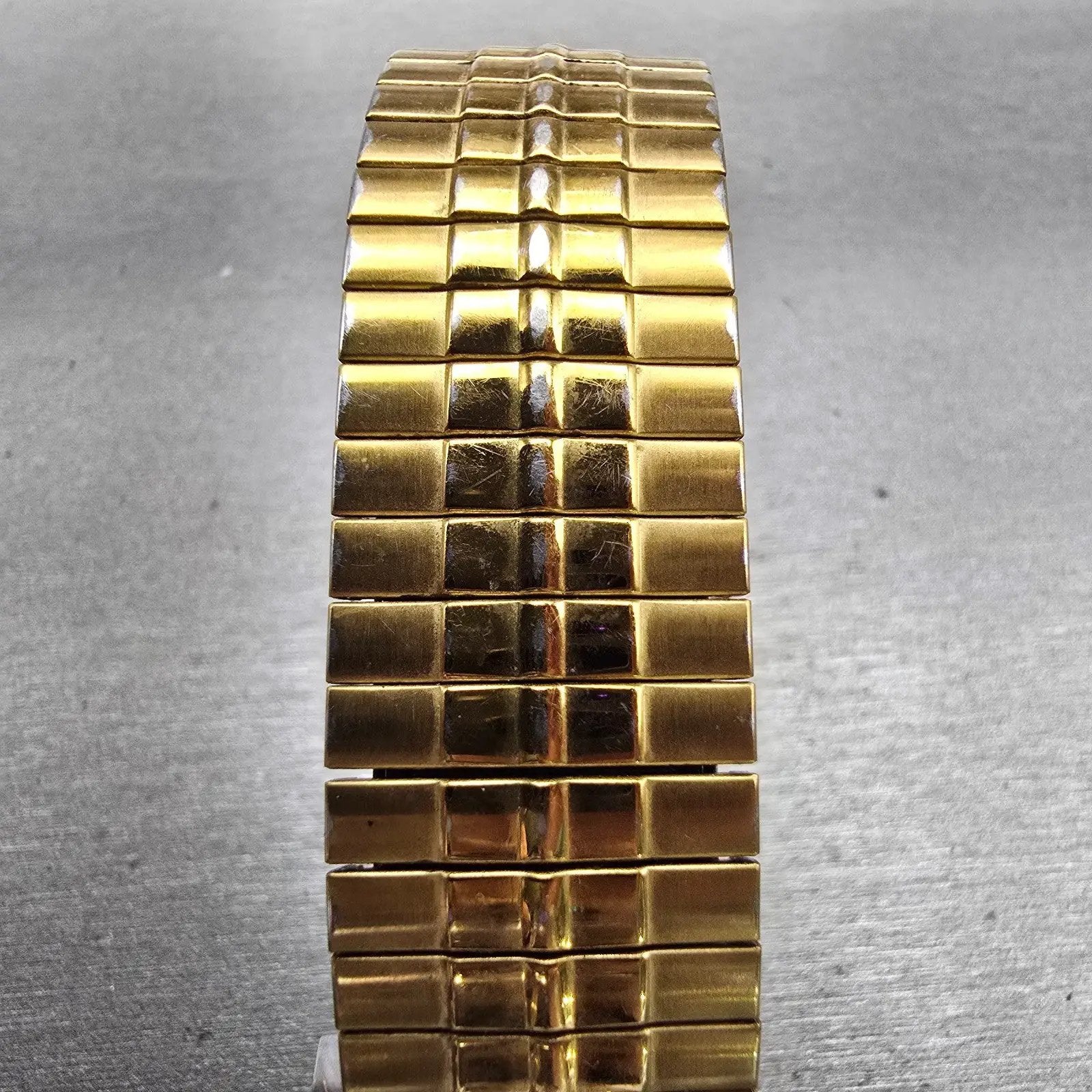 Bulova Watch Men 29mm Champagne Dial Gold Tone Daydate Rectangle 97C28 New Batt7