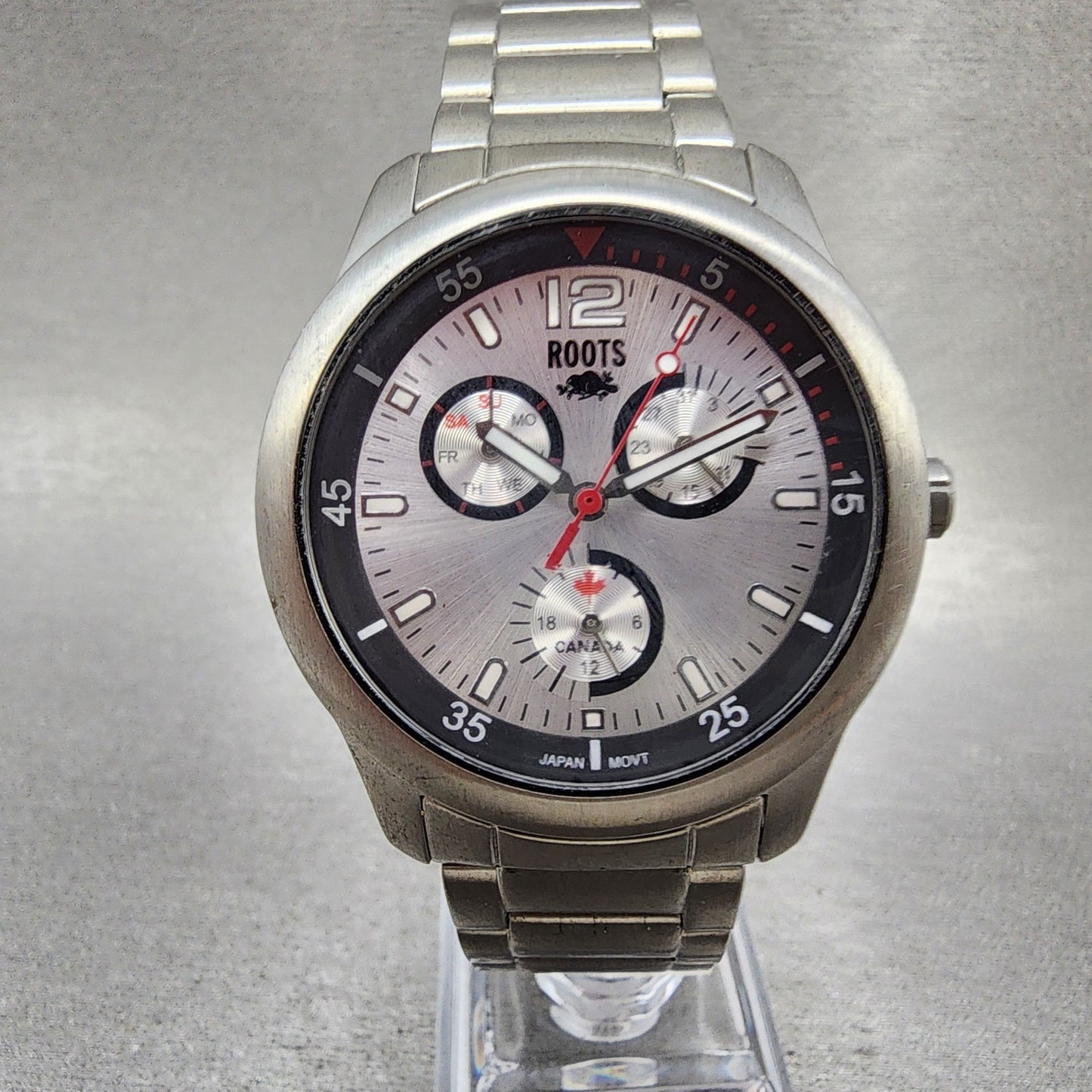 Roots Watch Men 39mm Silver Dial Silver Tone Daydate Pacific Rim New Battery0